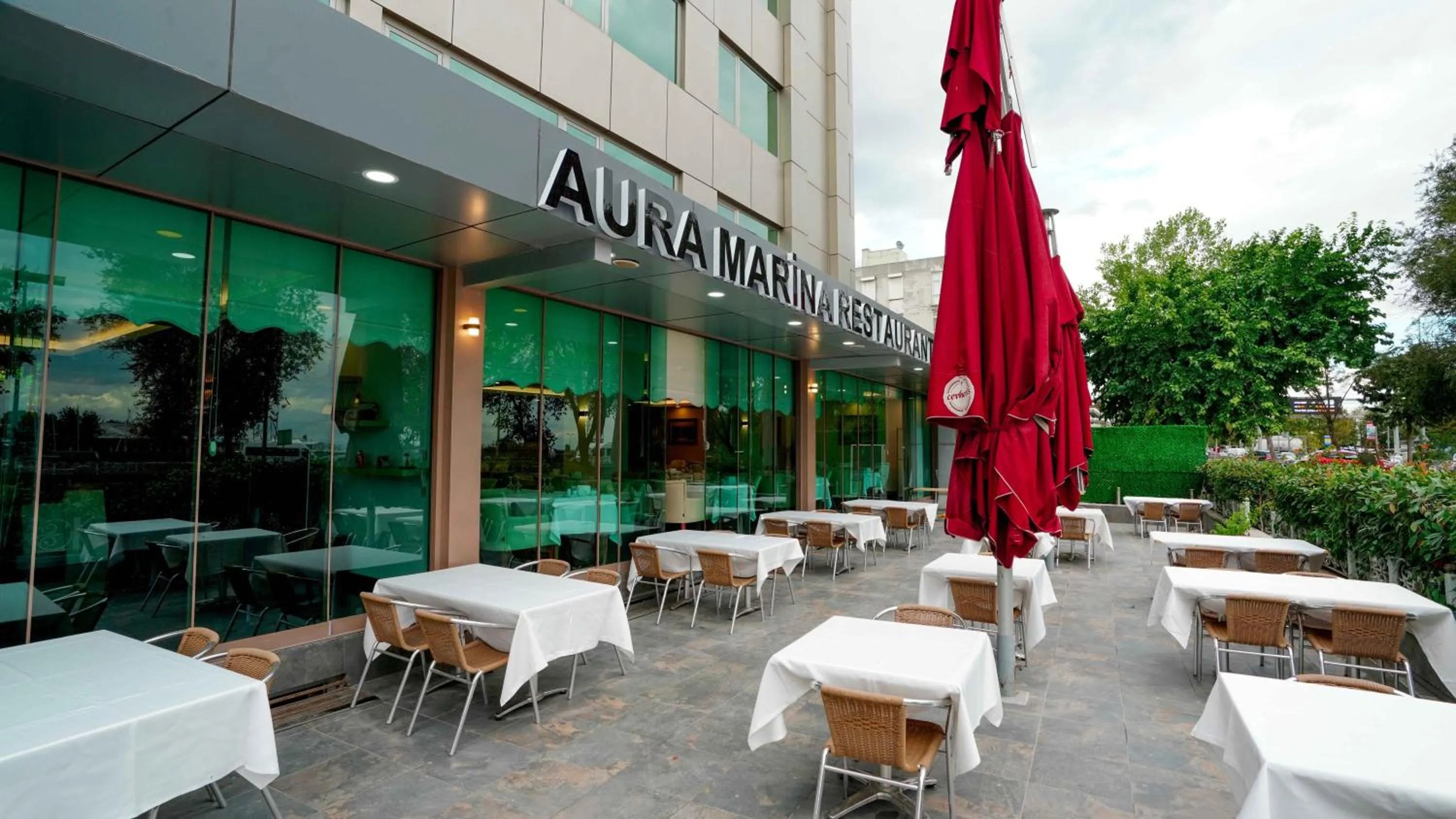 Restaurant/places to eat in AURA MARINA HOTEL