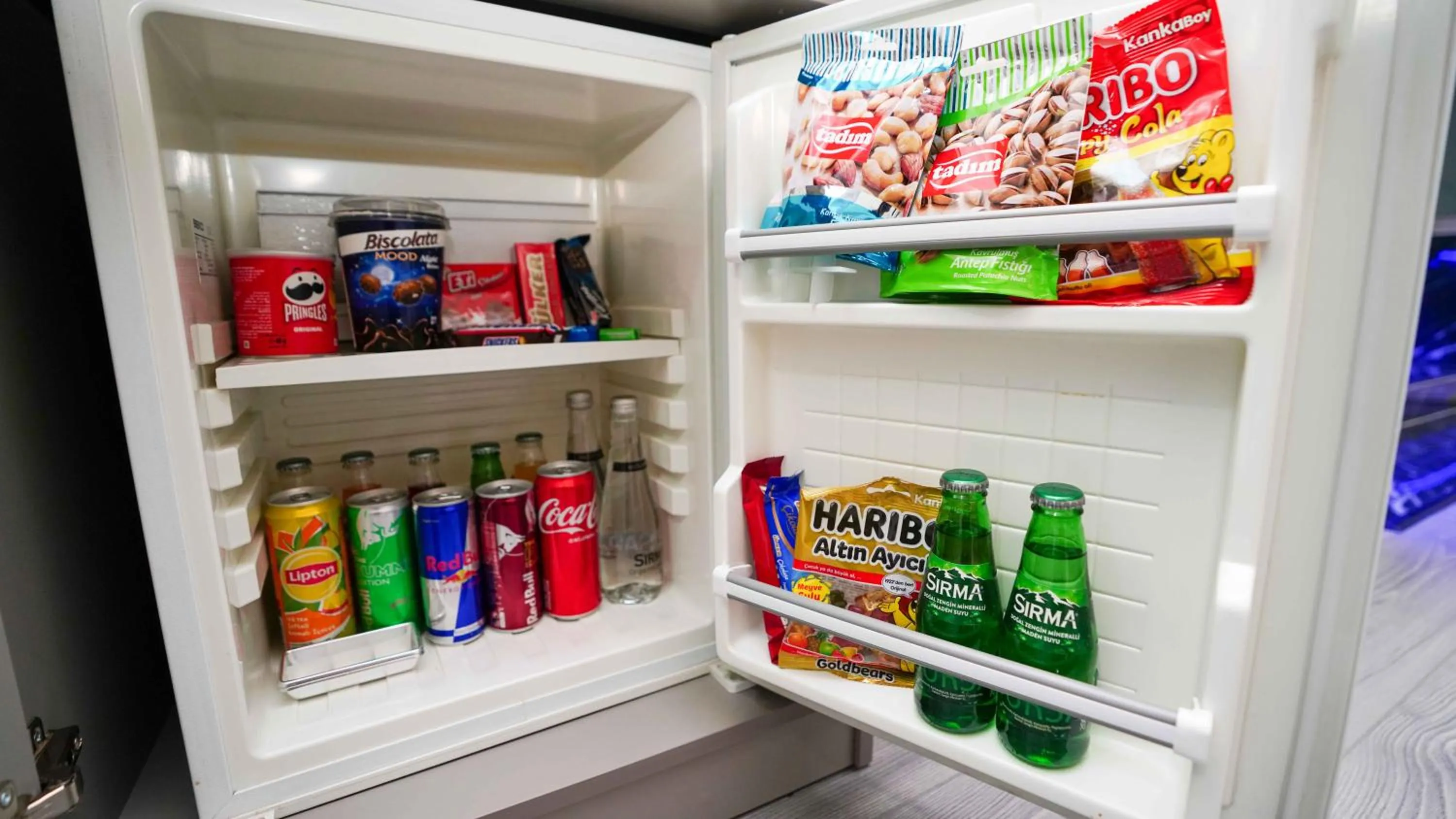 oven in AURA MARINA HOTEL