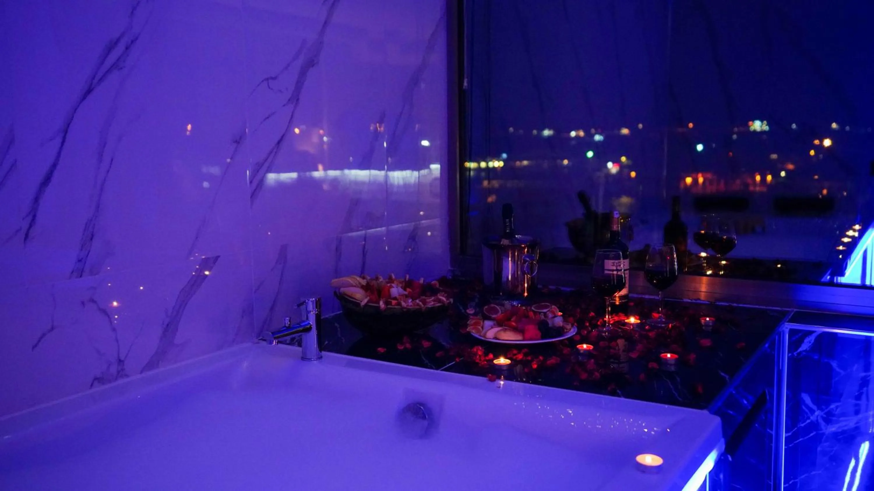 Bath in AURA MARINA HOTEL