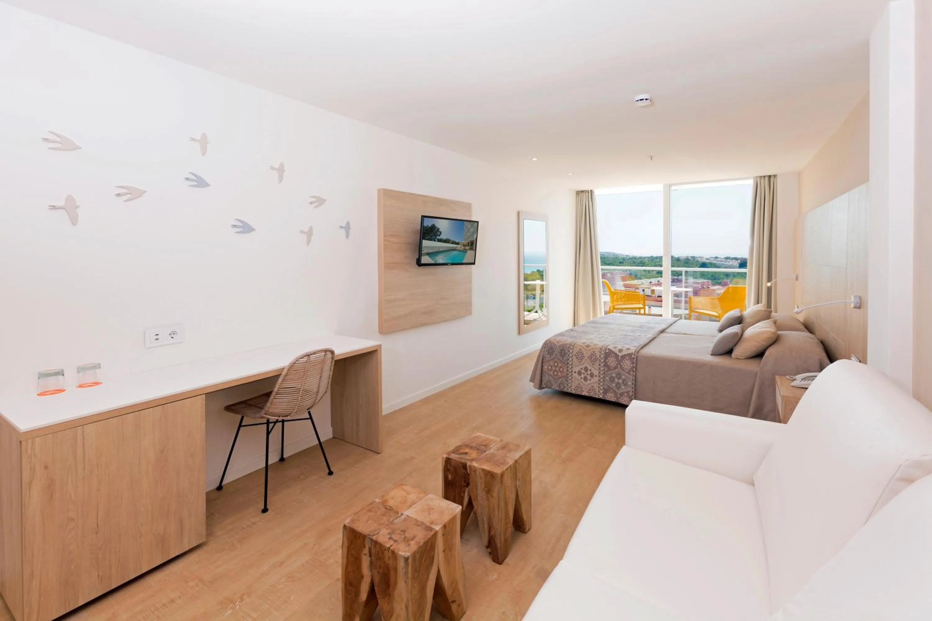 Living room, Bed in HSM Son Veri - Adults Only