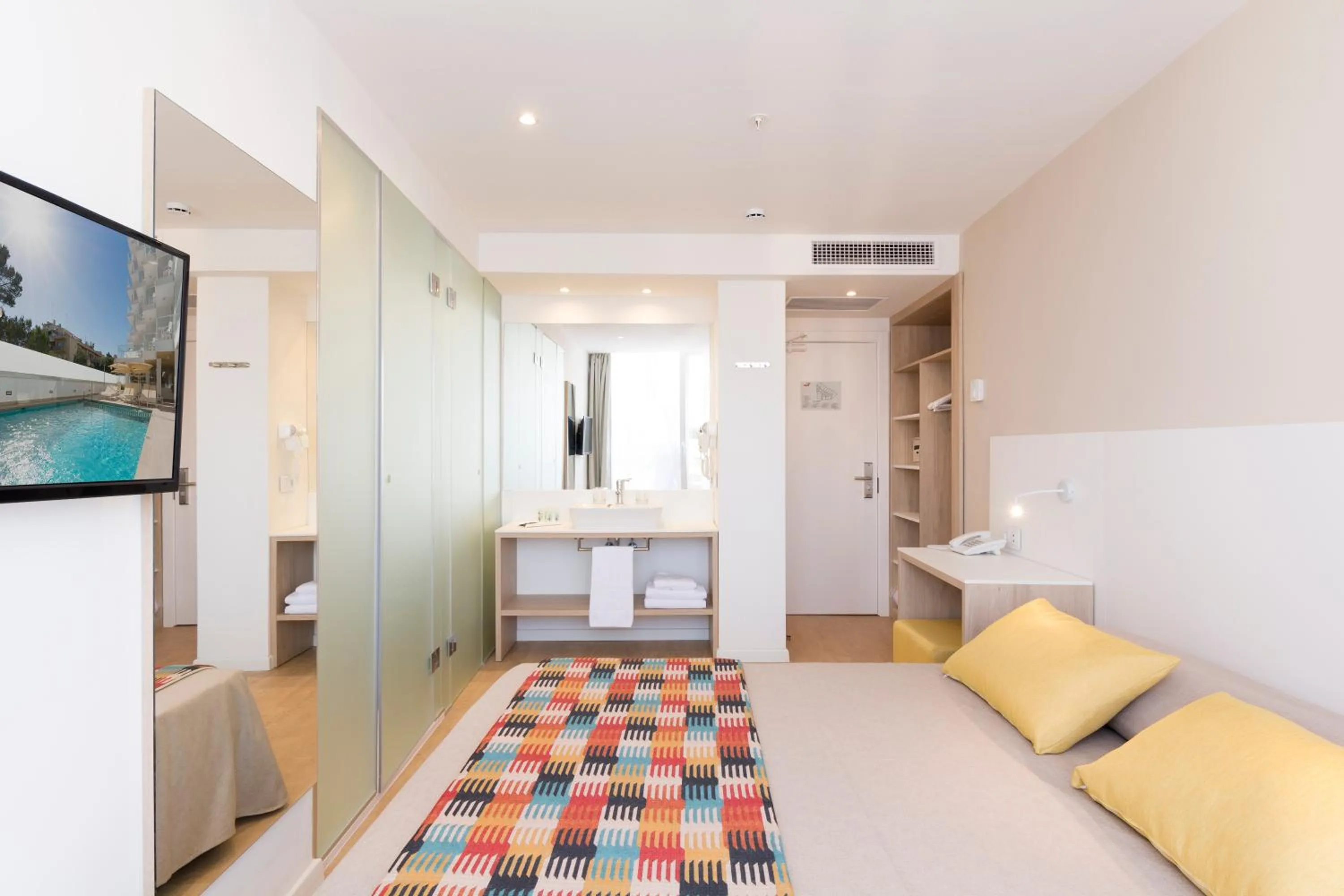 Photo of the whole room, Bed in HSM Son Veri - Adults Only