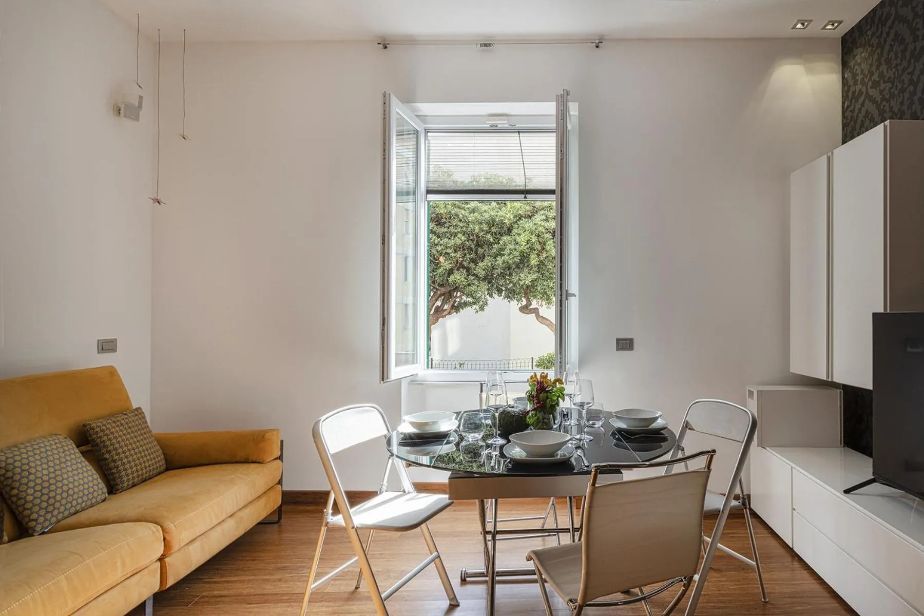 Vernazzola Family Apartment by Wonderful Italy