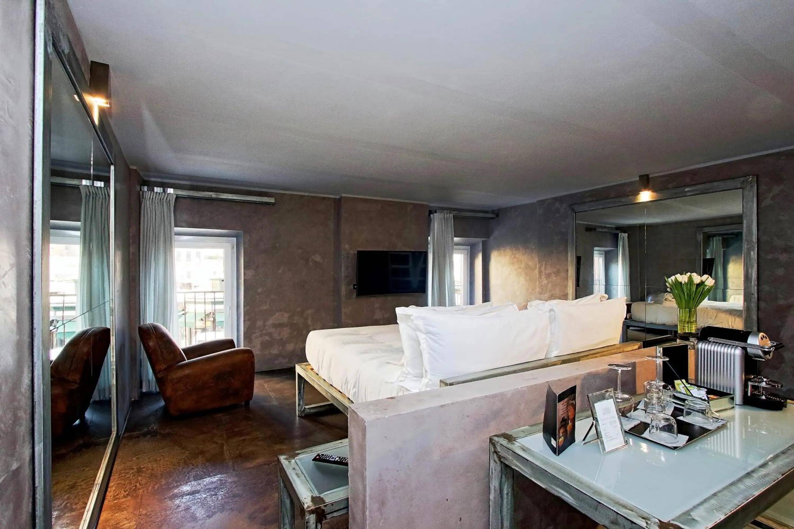 Bed in Mama's Home Rome