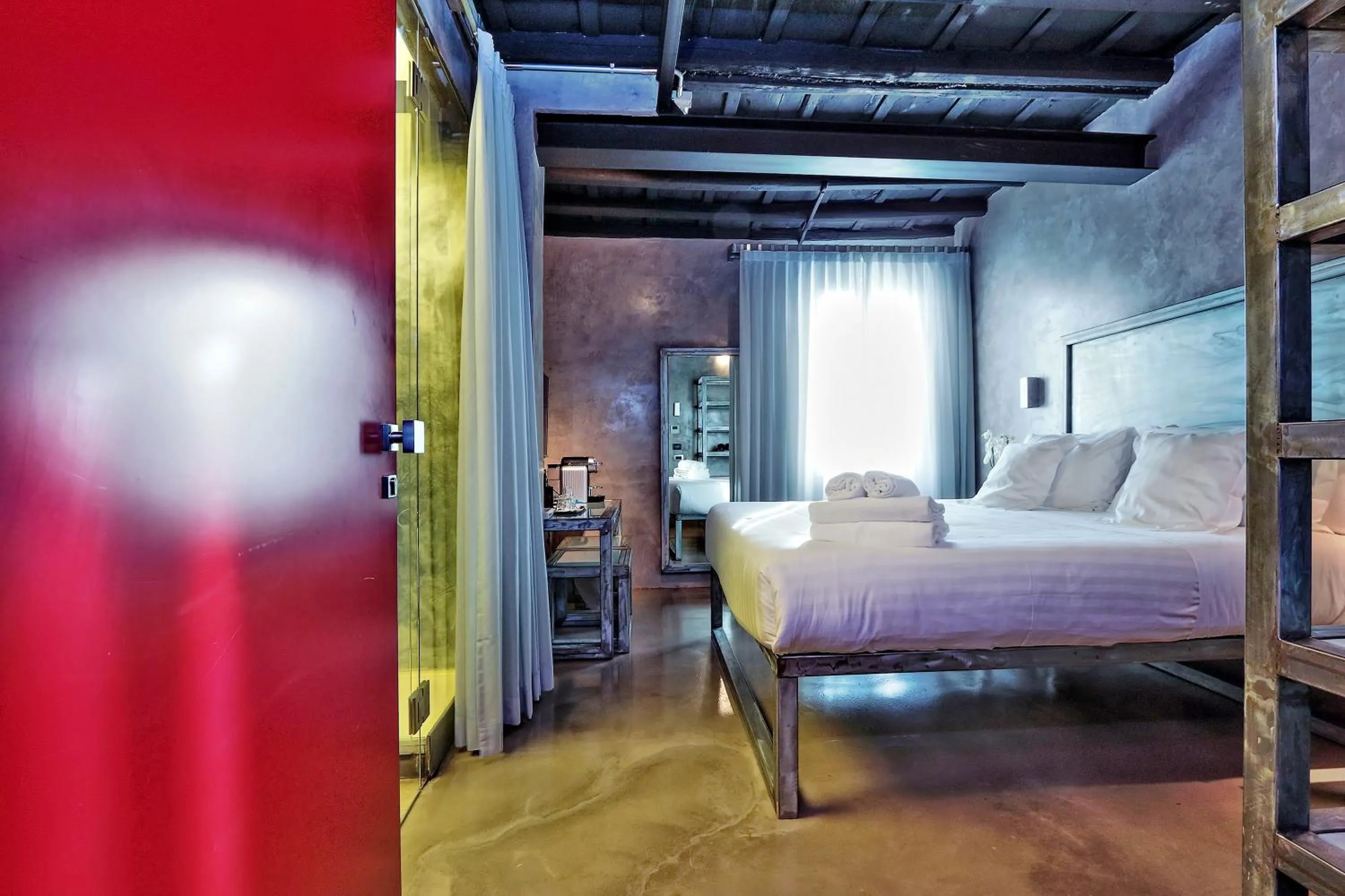 Photo of the whole room, Bed in Mama's Home Rome