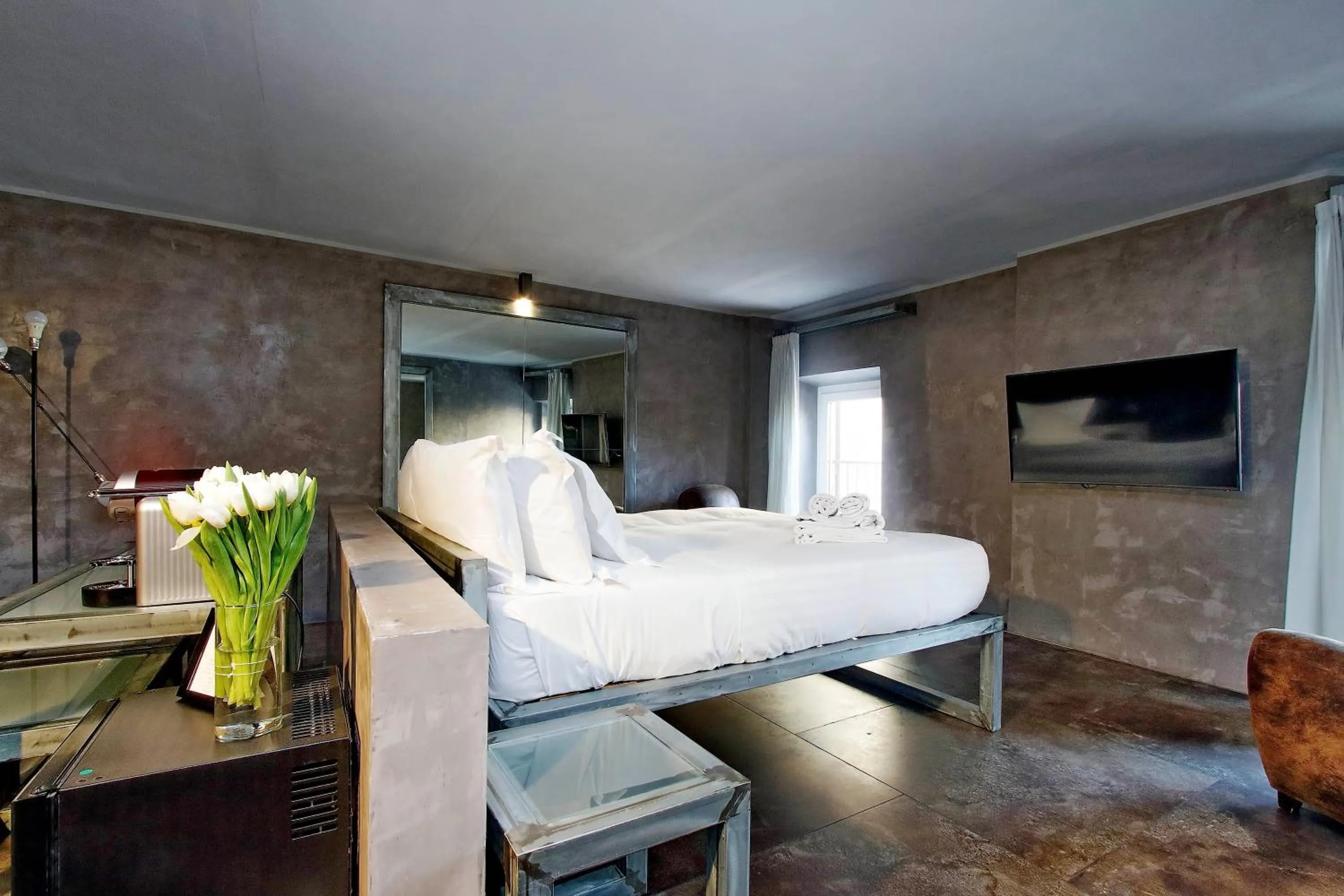 Bed in Mama's Home Rome