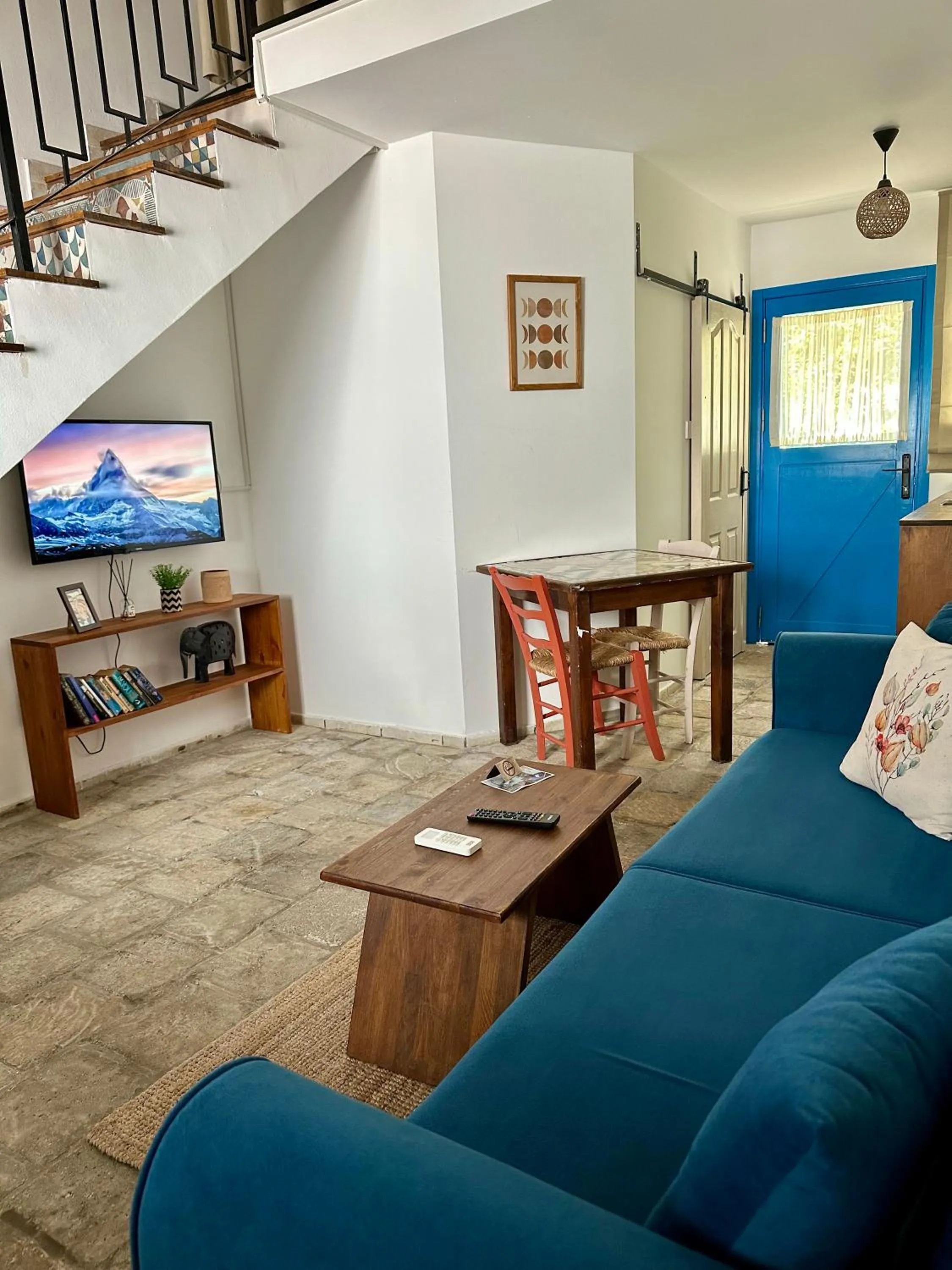 TV and multimedia in Sunside Inn Hotel