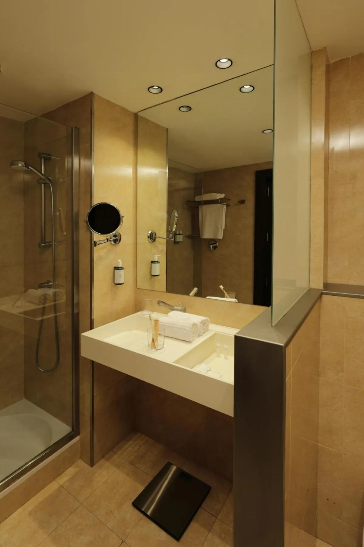 Shower in Ciutat de Girona