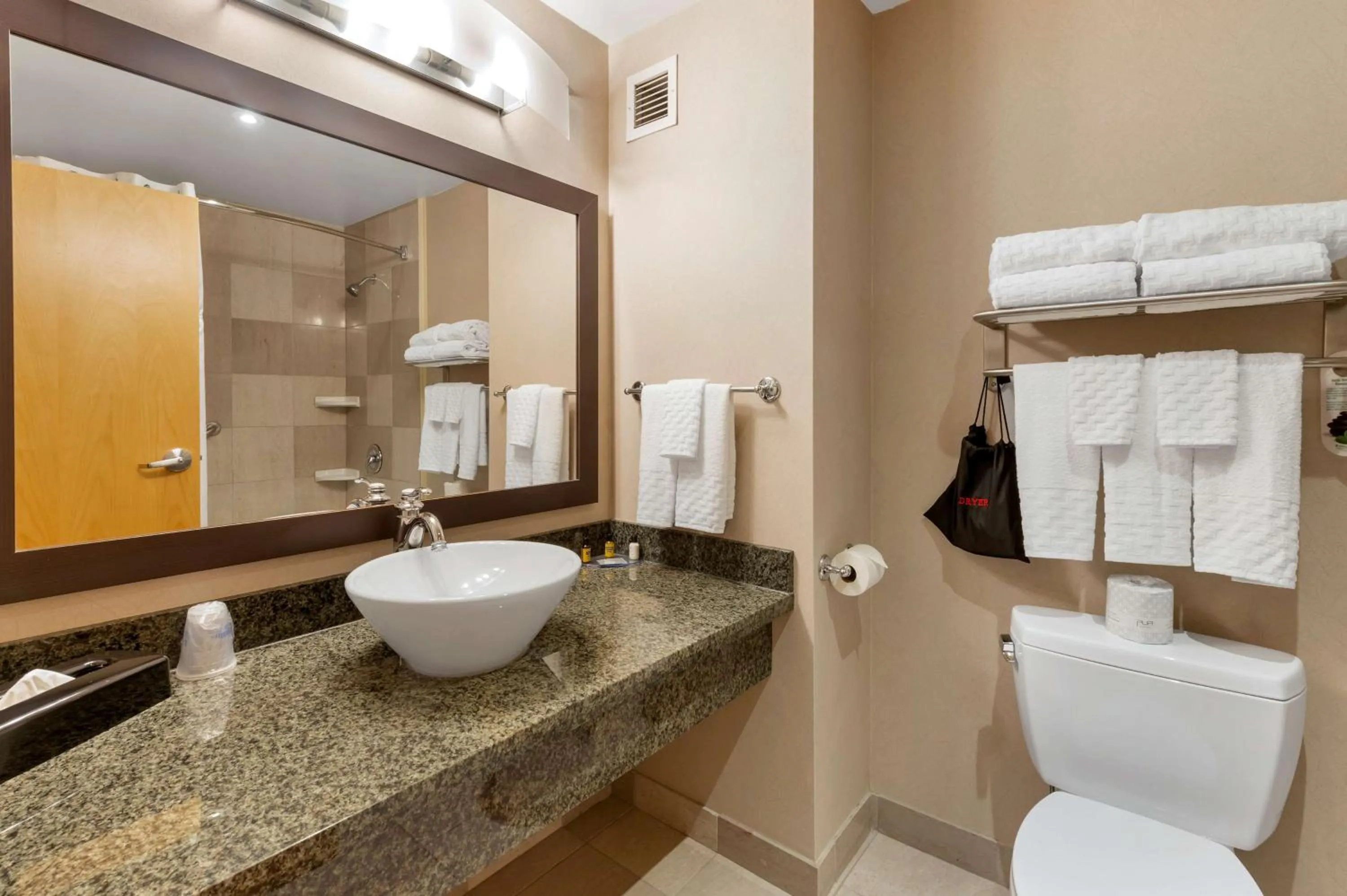 Bathroom in Perth Parkside Hotel and Spa, BW Premier Collection