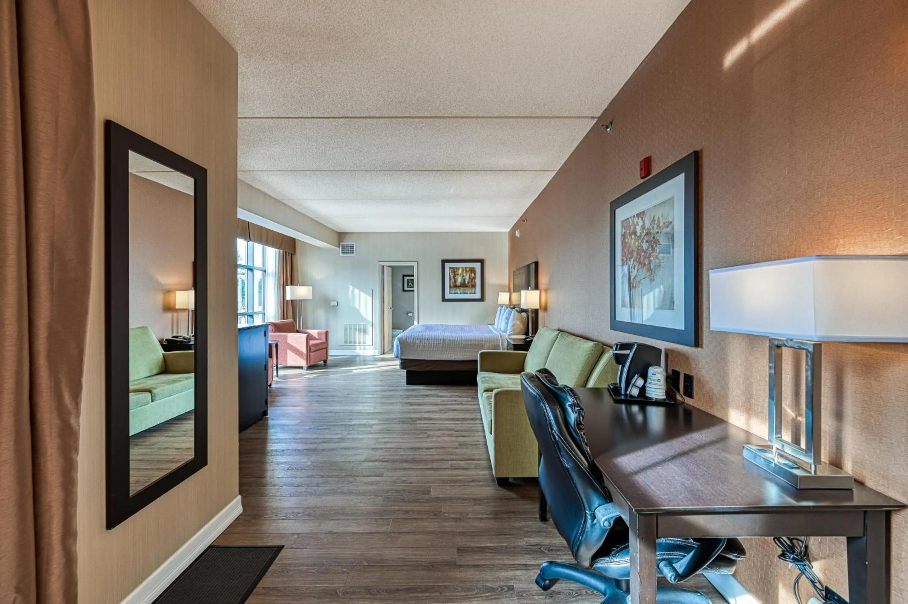 Living room, Bed in Perth Parkside Hotel and Spa, BW Premier Collection