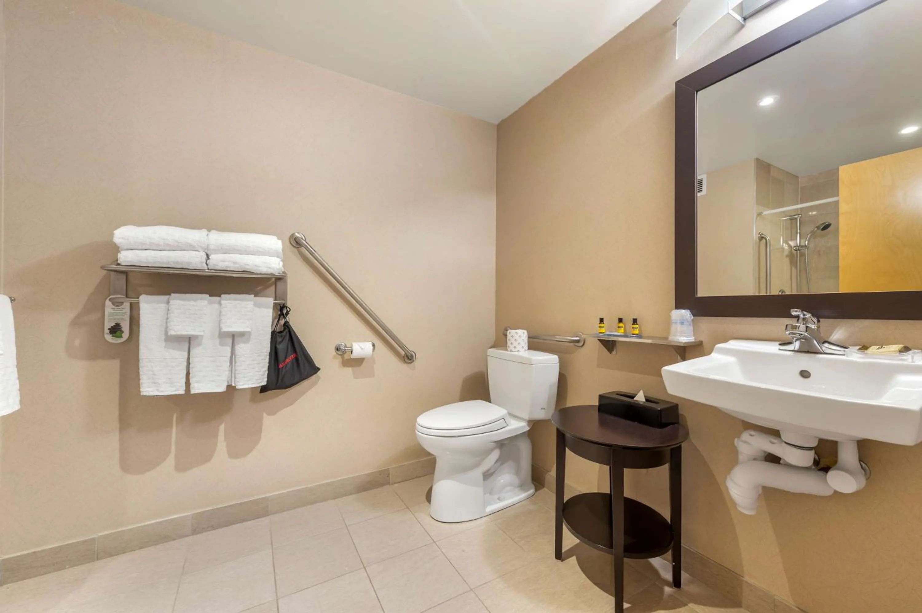 Bathroom in Perth Parkside Hotel and Spa, BW Premier Collection