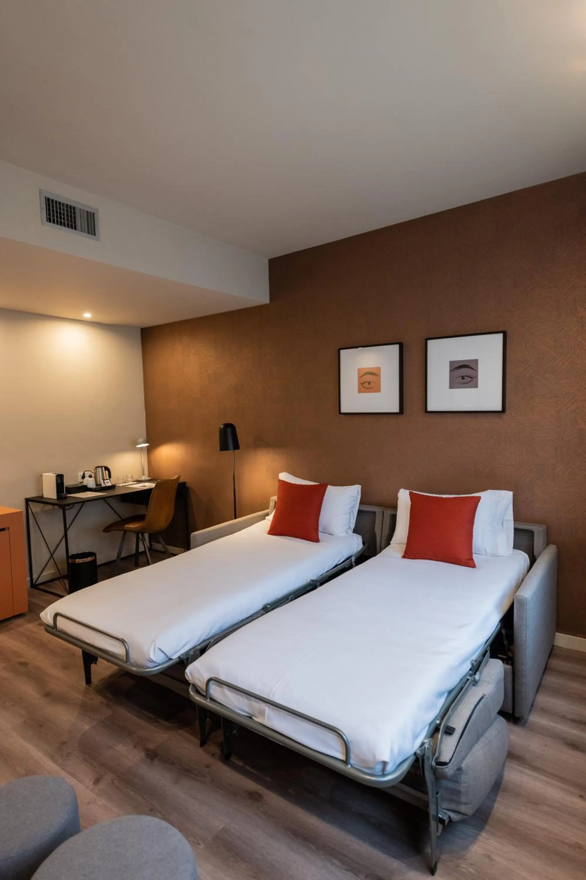 Bed in Atenea Rekord Suites Barcelona