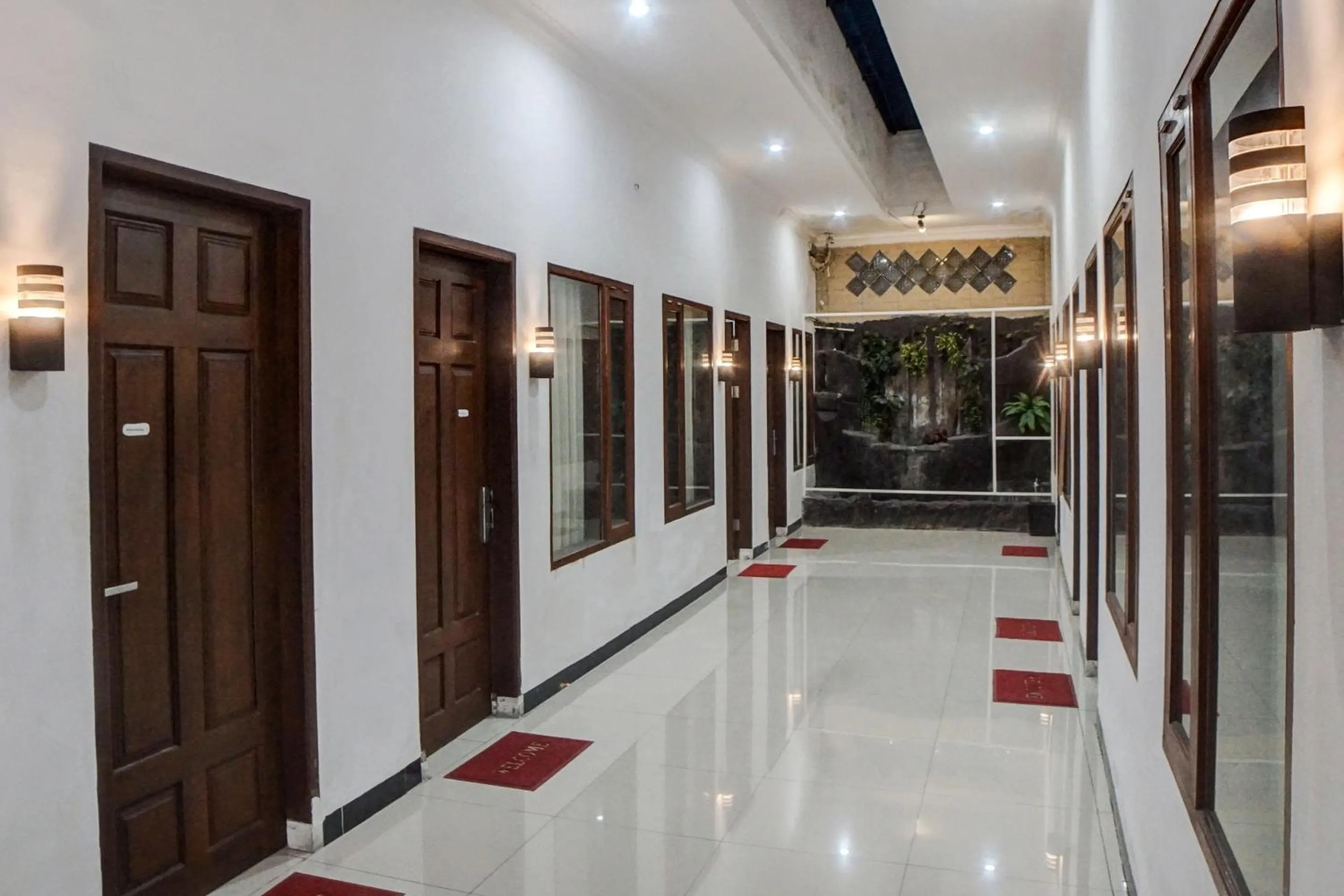 Lobby or reception in Hotel O Jr Residence Syariah