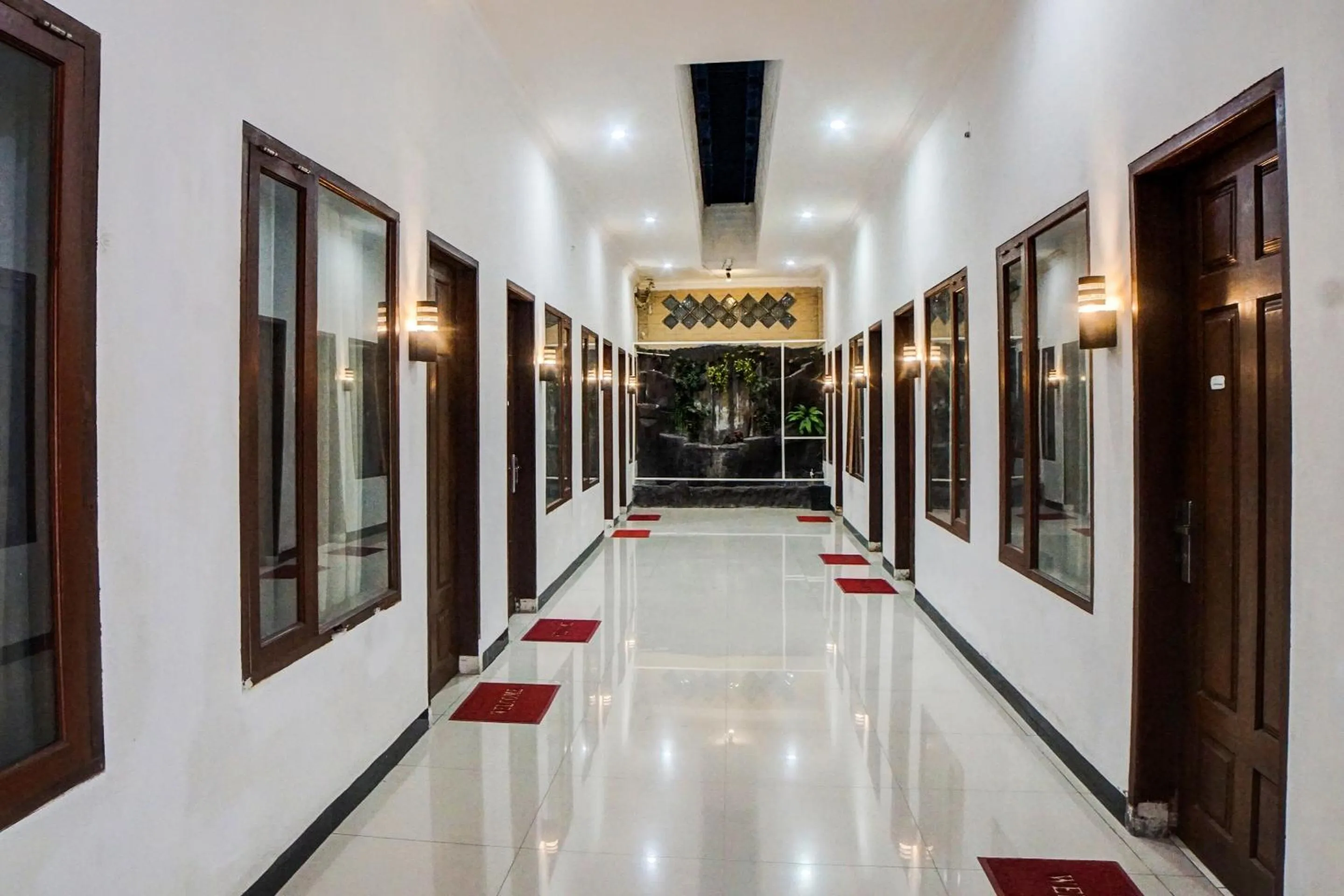 Lobby or reception in Hotel O Jr Residence Syariah