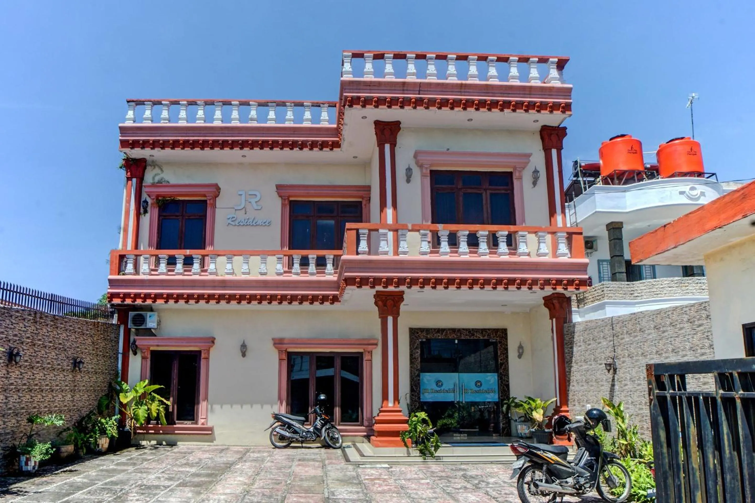 Facade/entrance in Hotel O Jr Residence Syariah