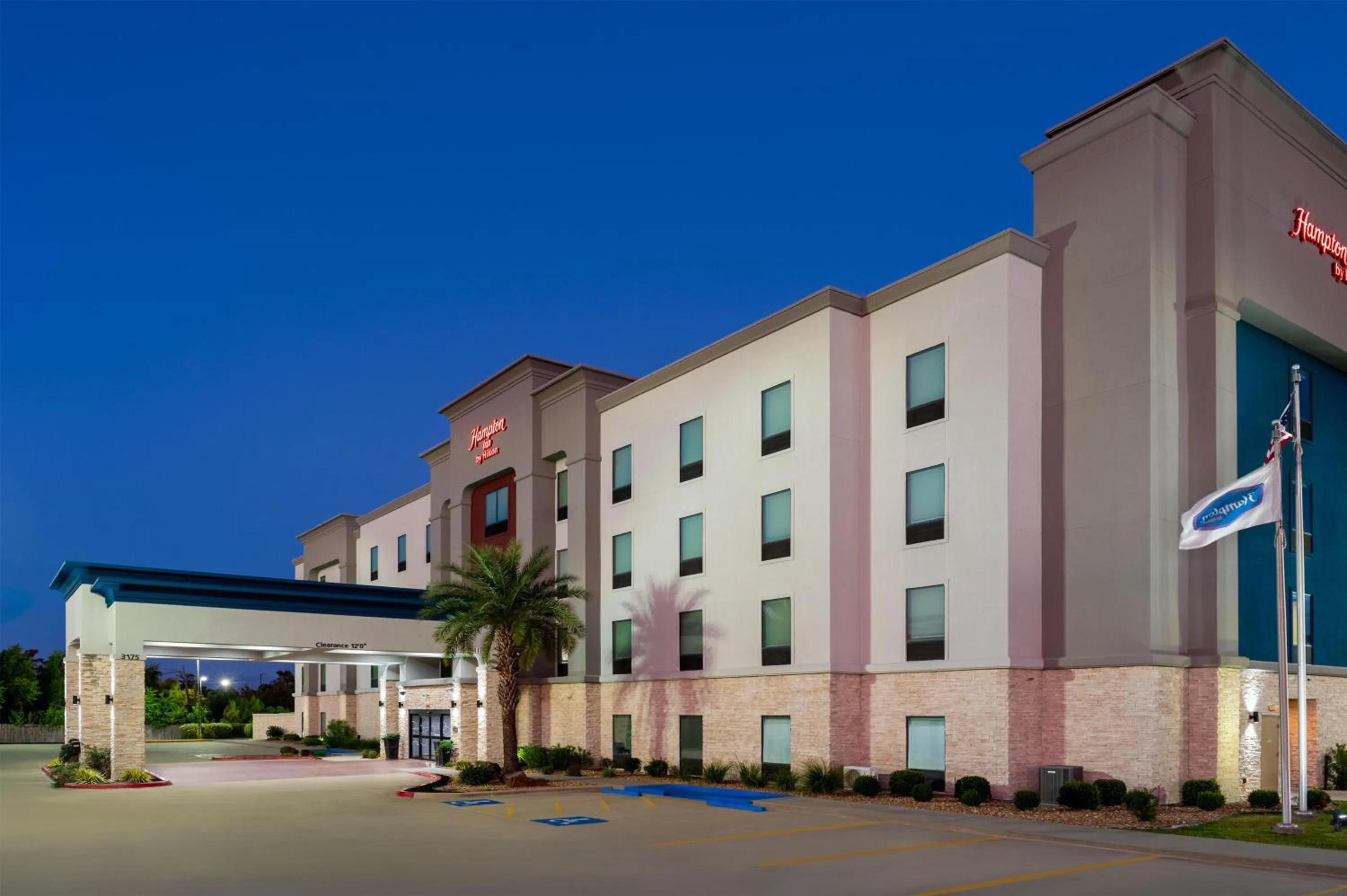 Property building in Hampton Inn Lake Charles