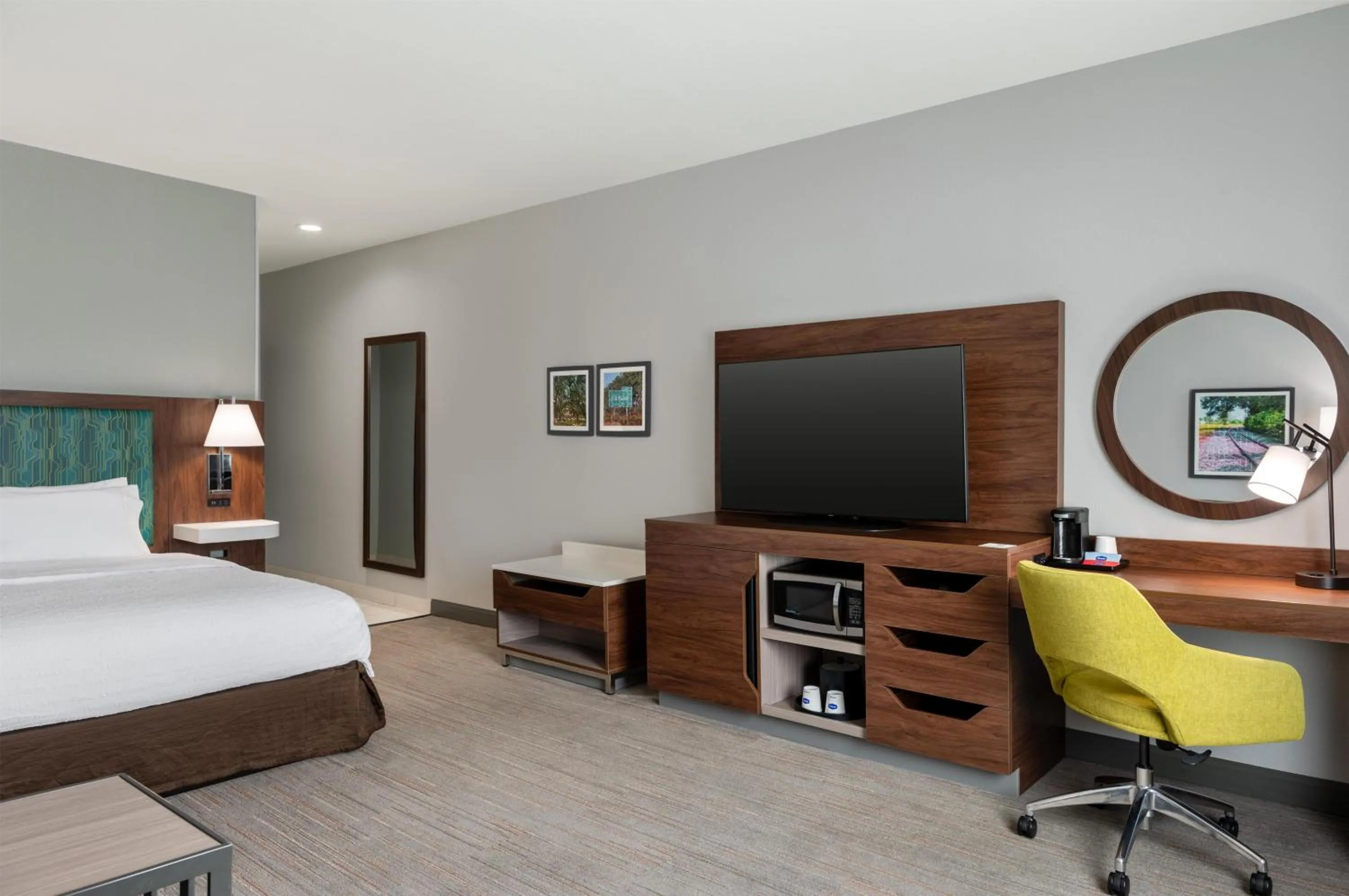 Bedroom, Bed in Hampton Inn Lake Charles