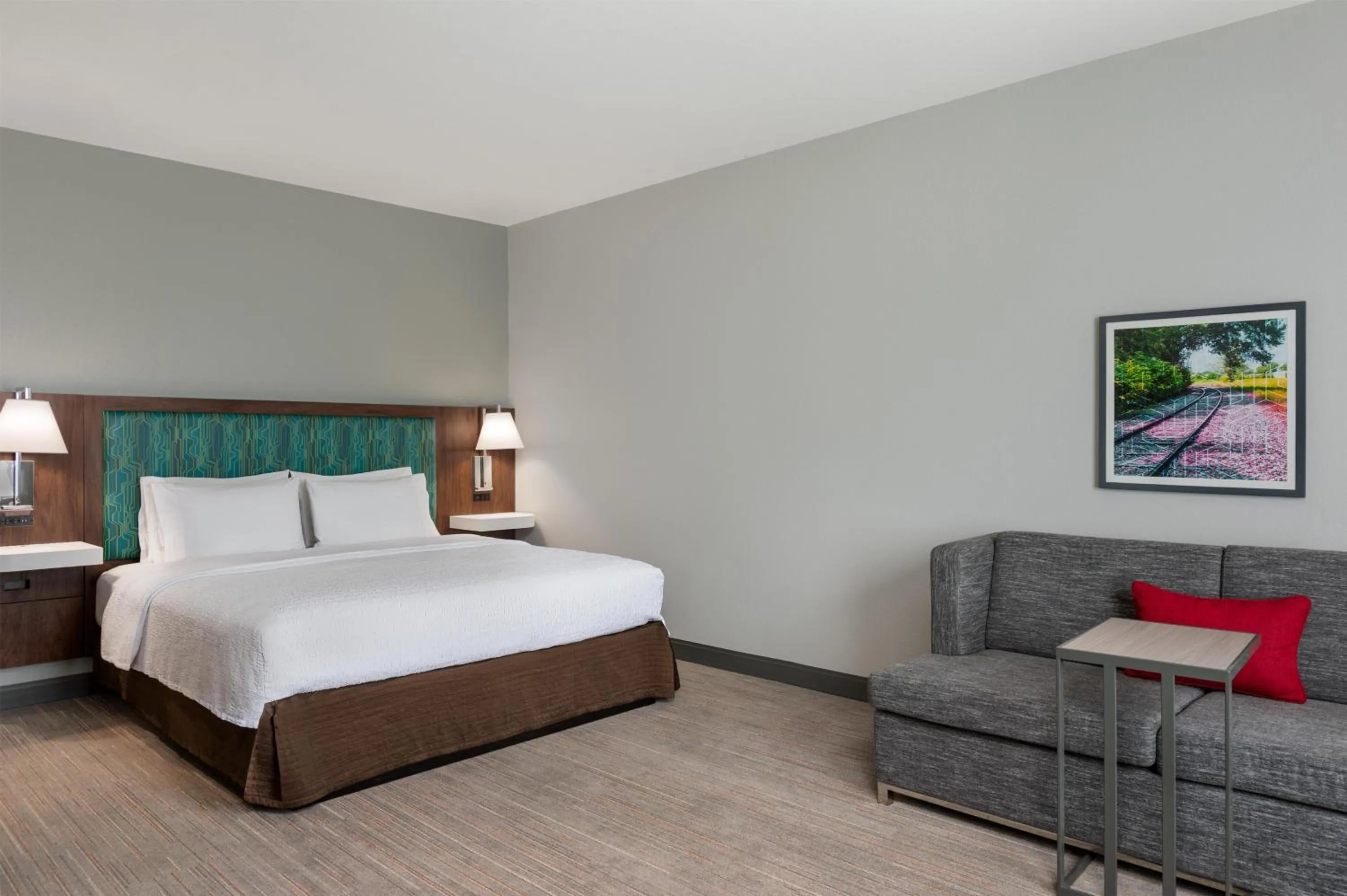 Living room, Bed in Hampton Inn Lake Charles