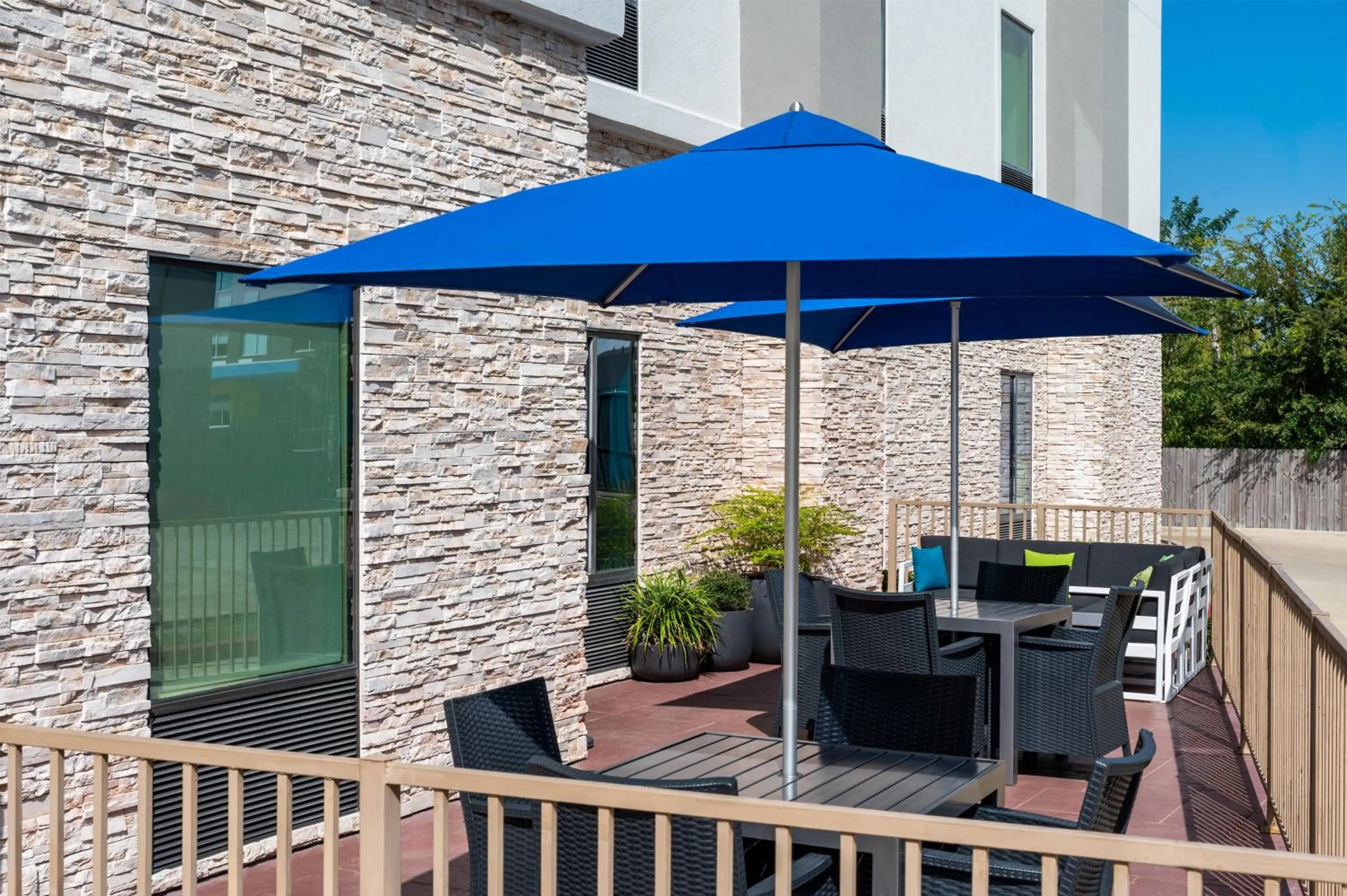 Patio in Hampton Inn Lake Charles