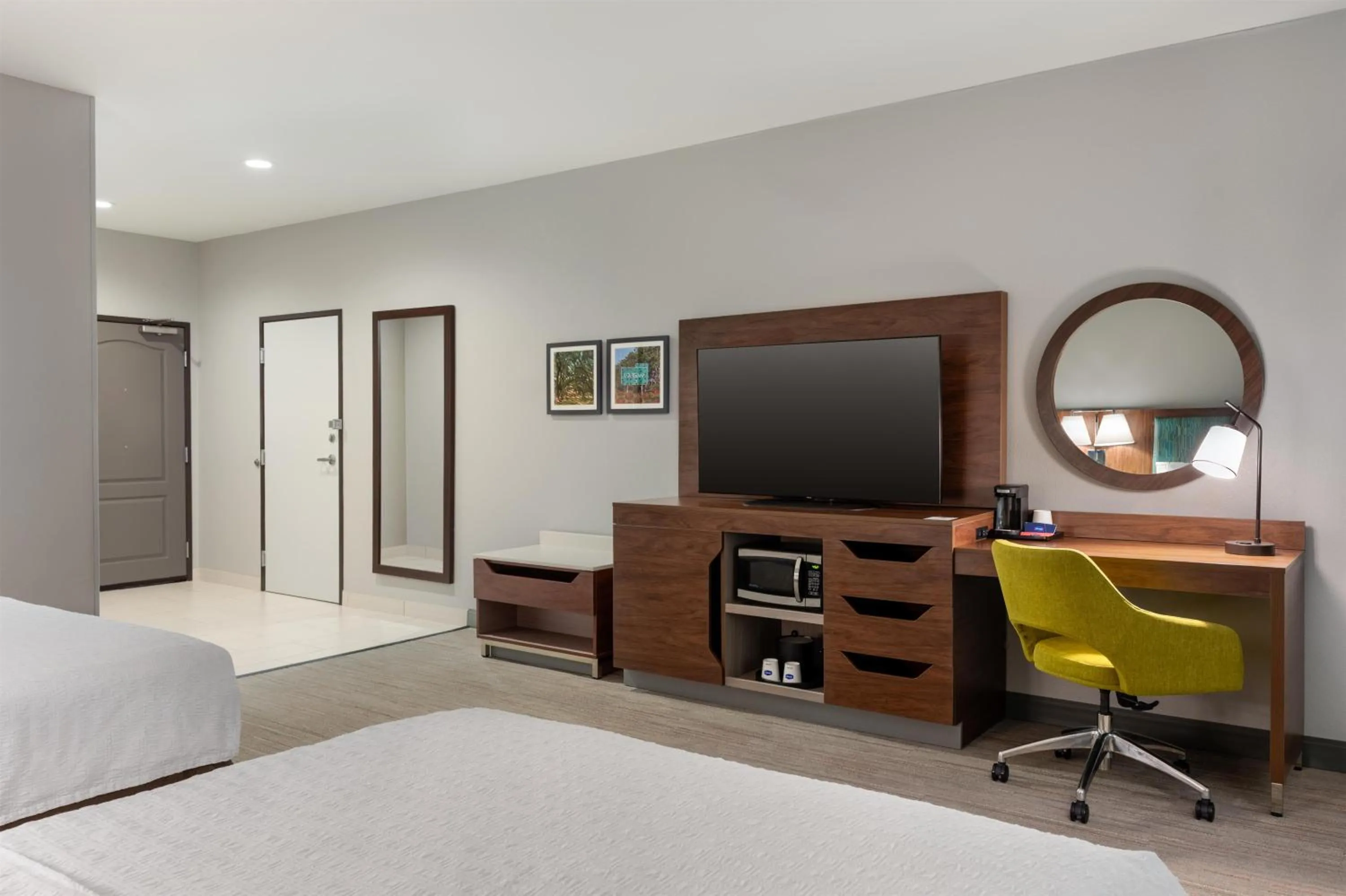 Bed in Hampton Inn Lake Charles