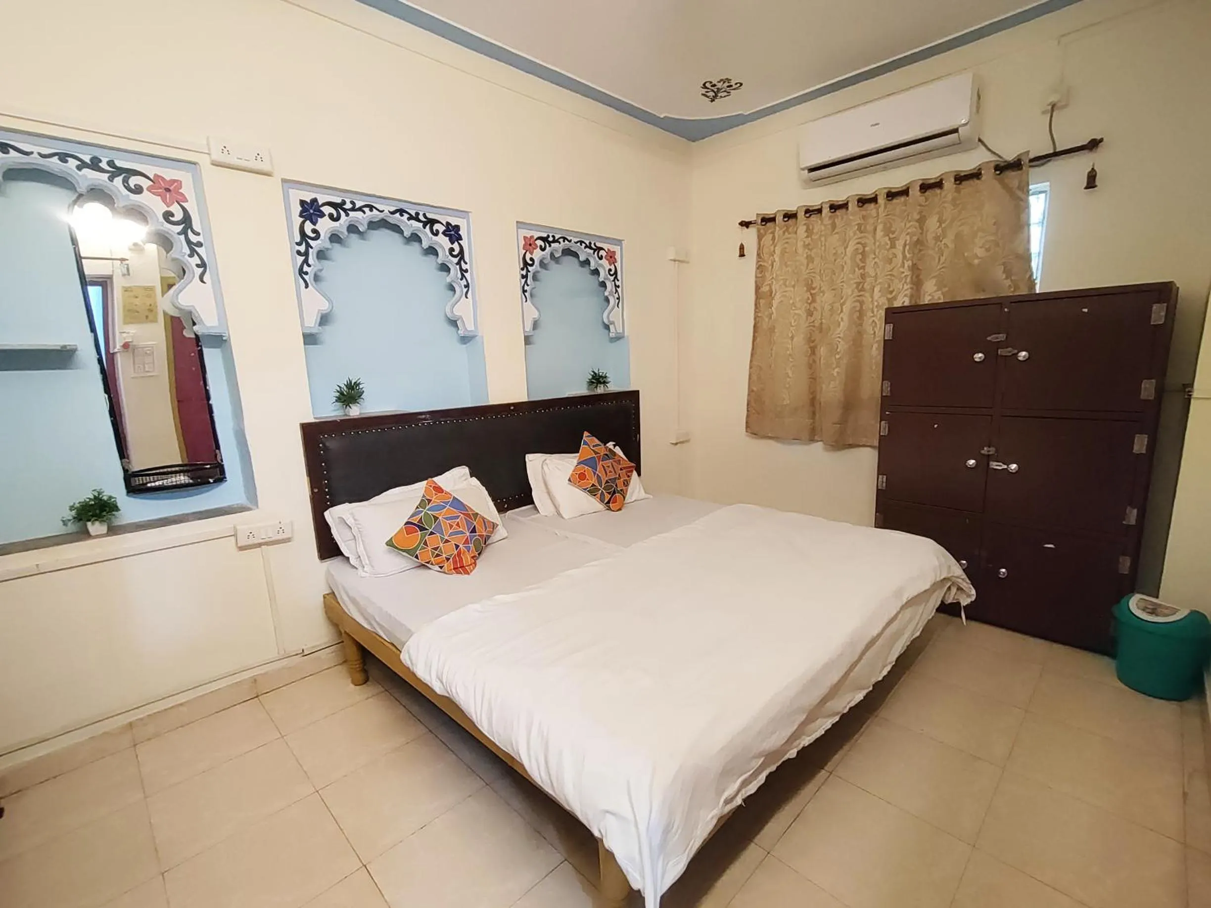 Bed in Jungle by sturmfrei Udaipur