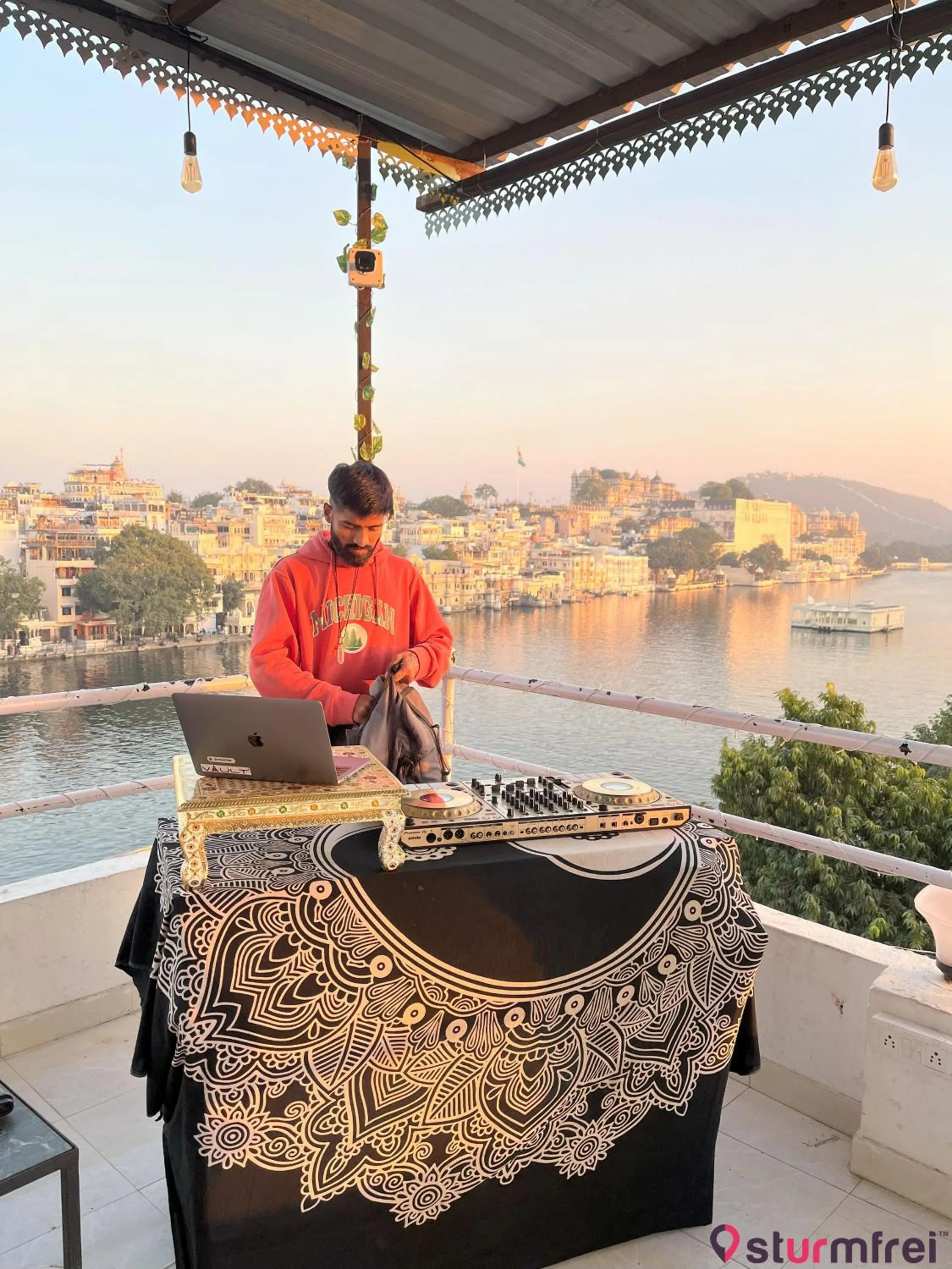 Evening entertainment in Jungle by sturmfrei Udaipur