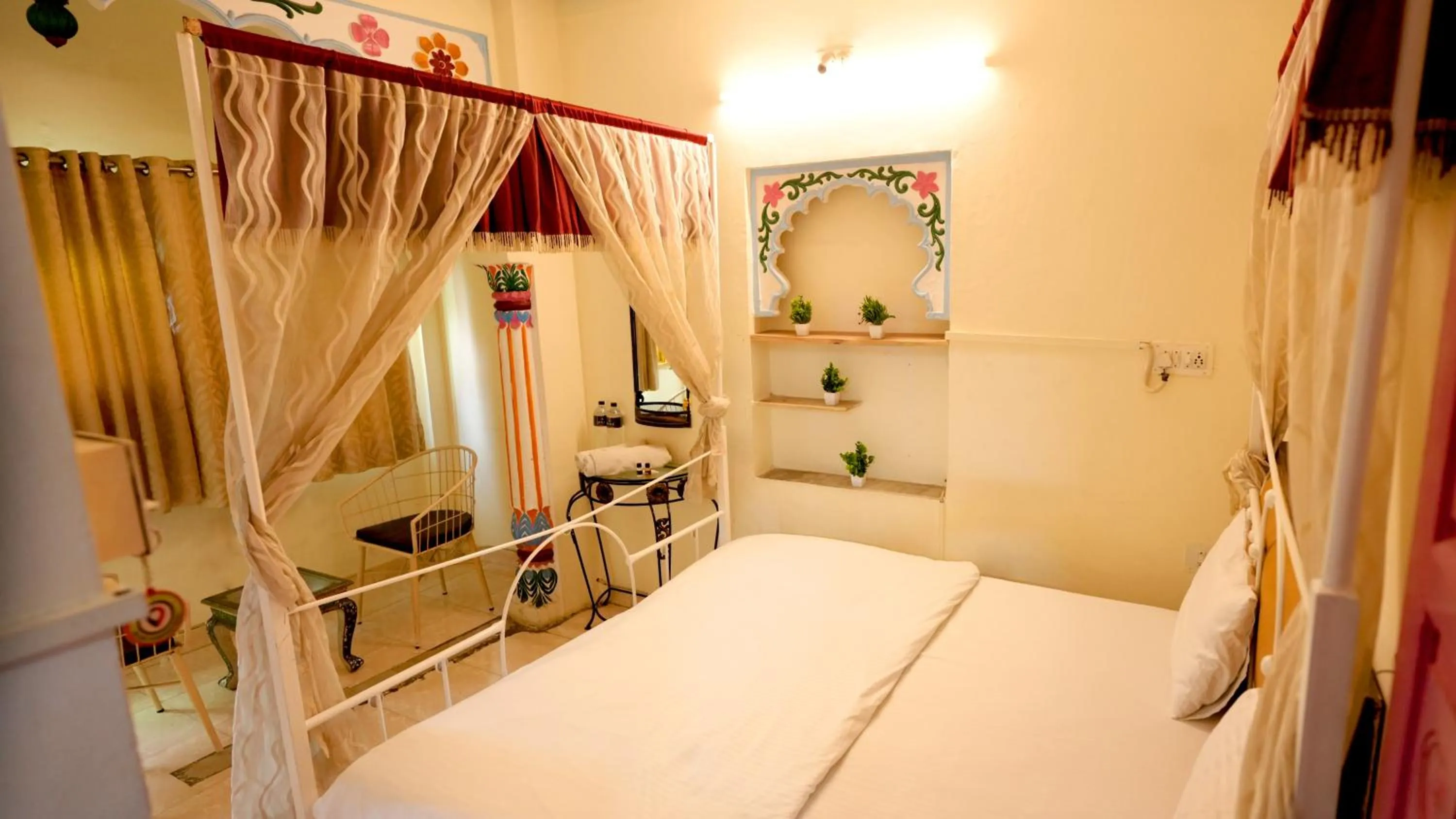 Bed in Jungle by sturmfrei Udaipur