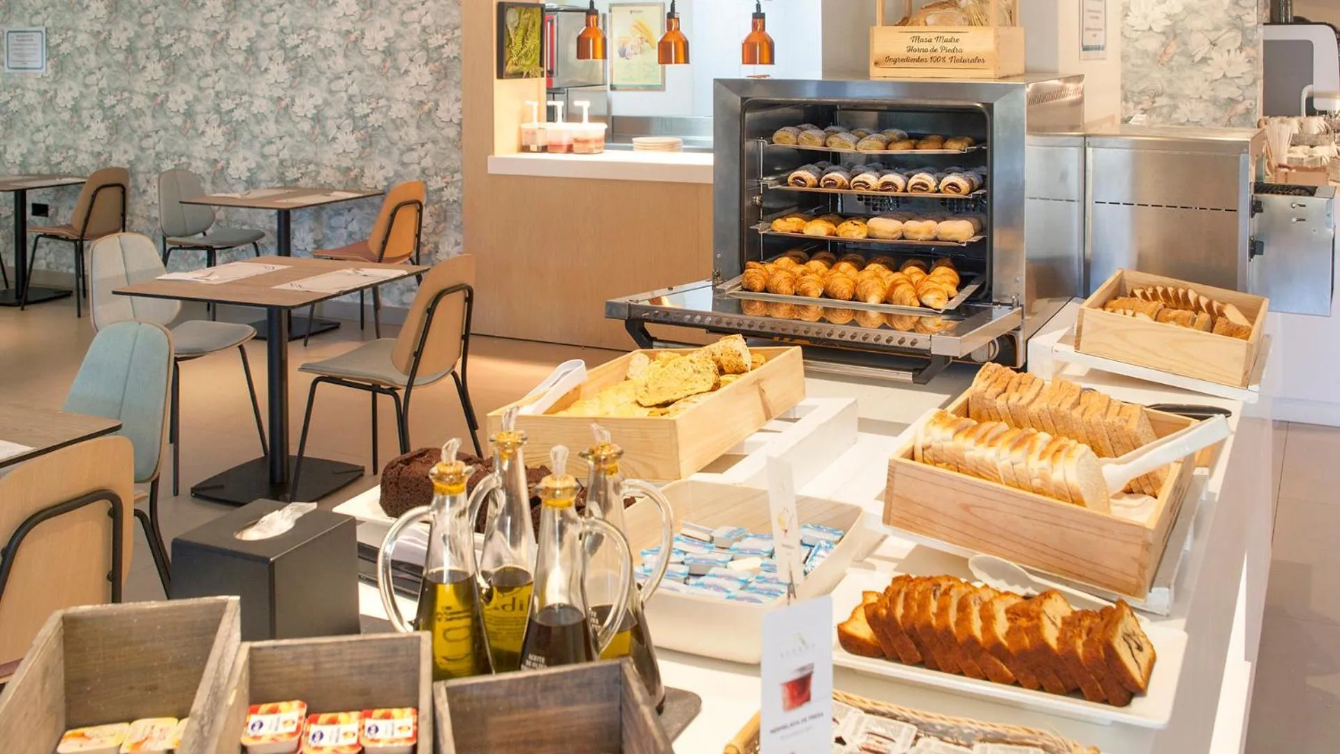 Restaurant/places to eat in Alanda Marbella Hotel & Wellness