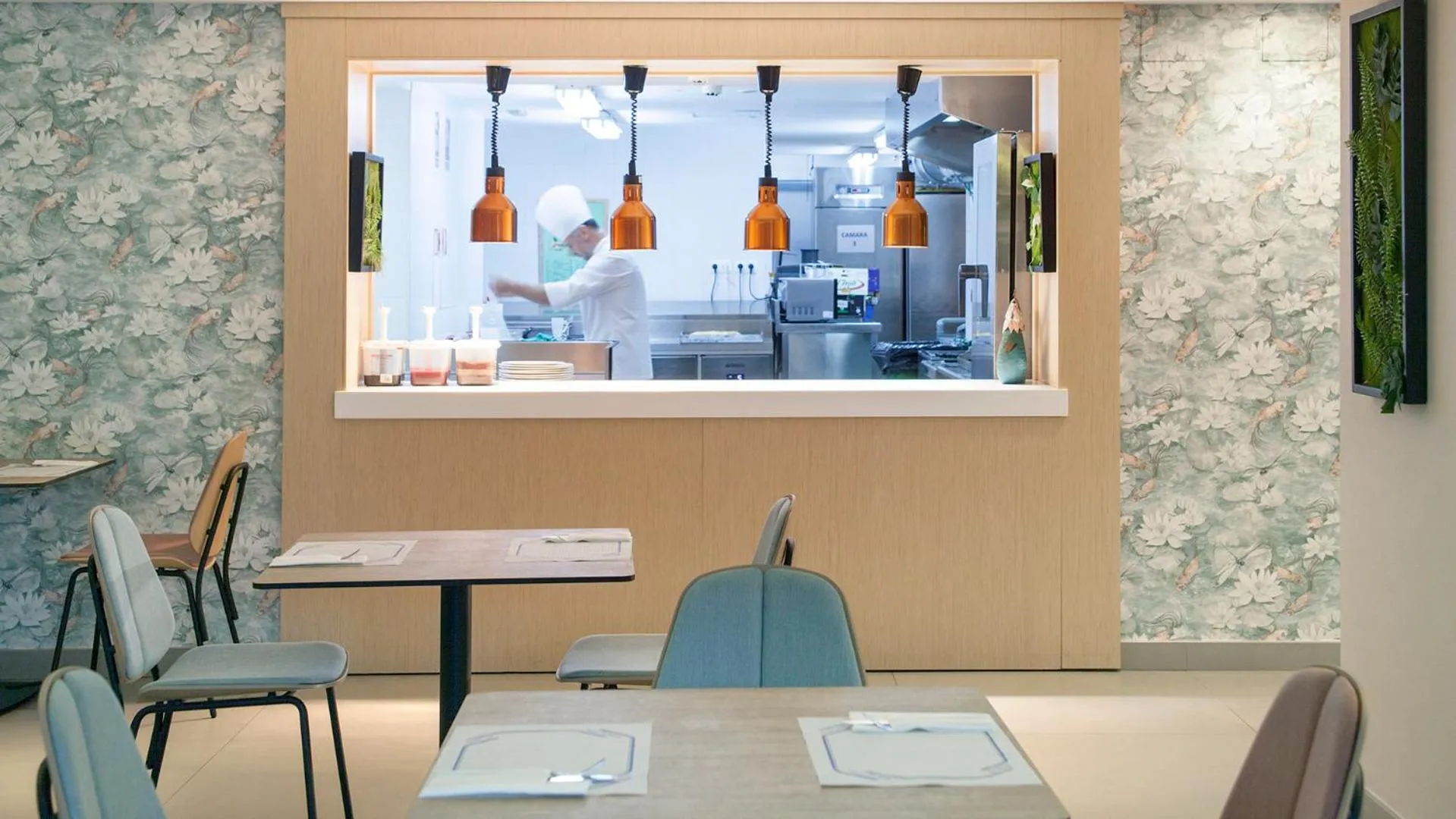 Restaurant/places to eat in Alanda Marbella Hotel & Wellness