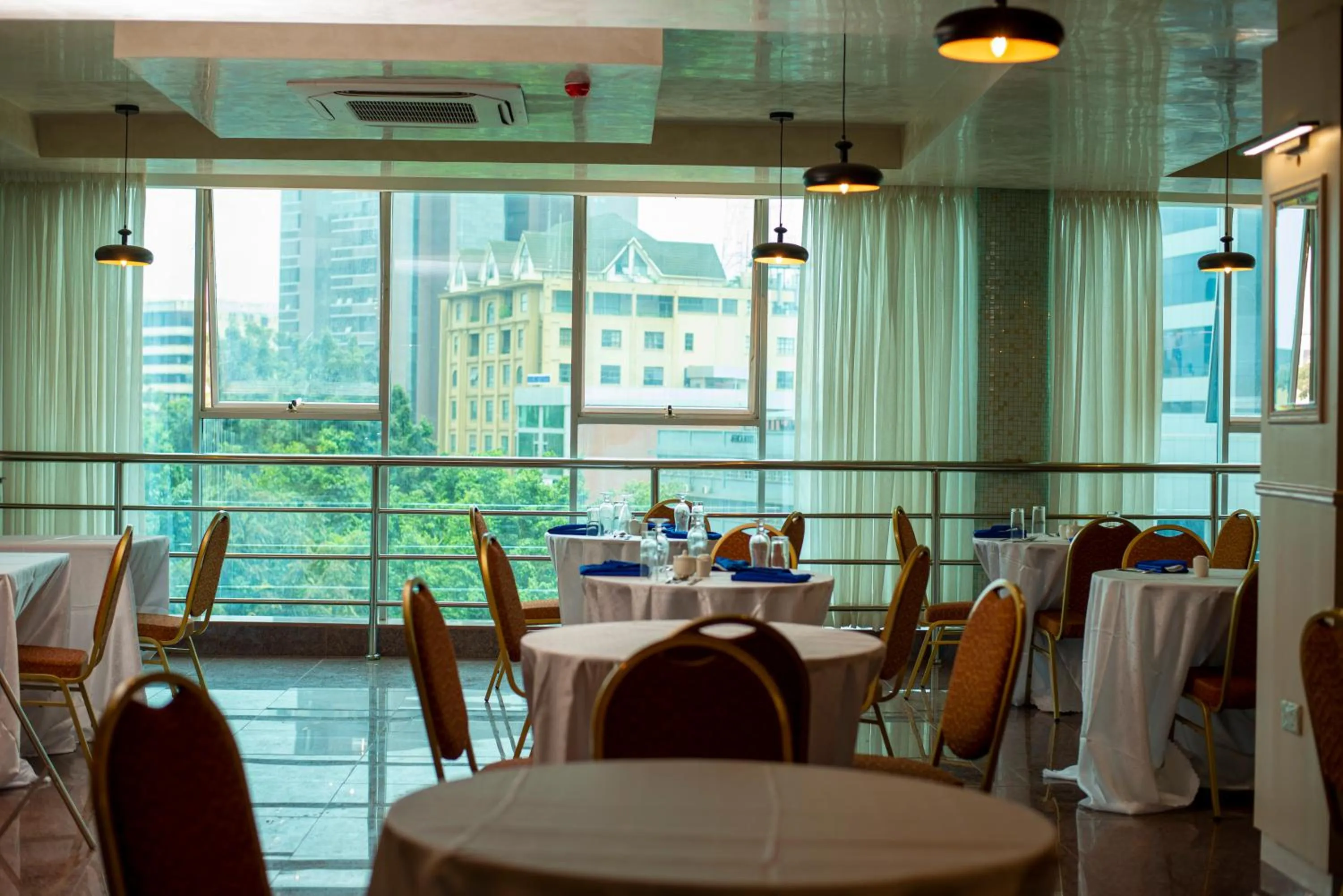 Restaurant/places to eat in Koki Hotel