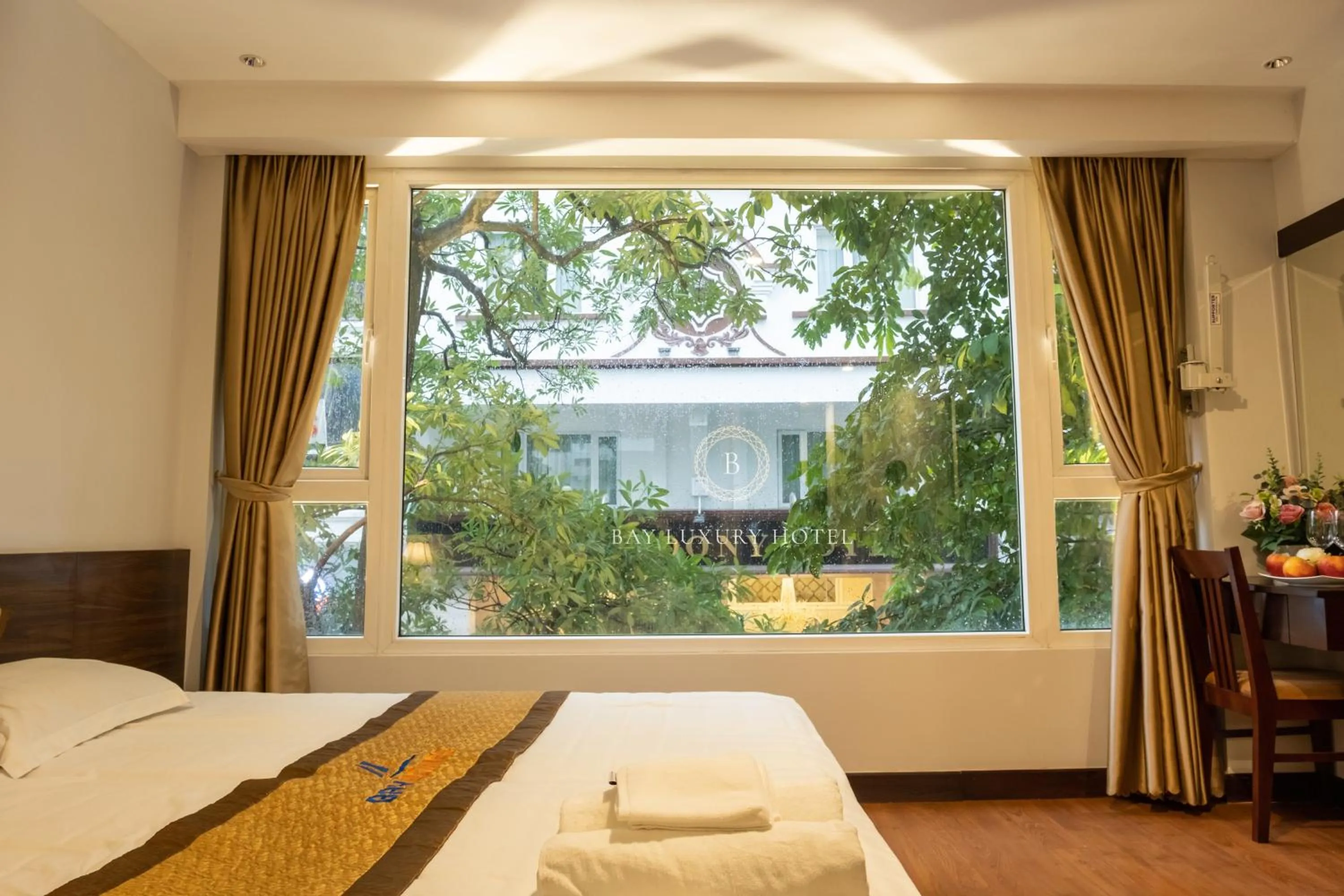Garden view, Bed in Bay Luxury Hotel & Spa - 9 Nguyen Truong To