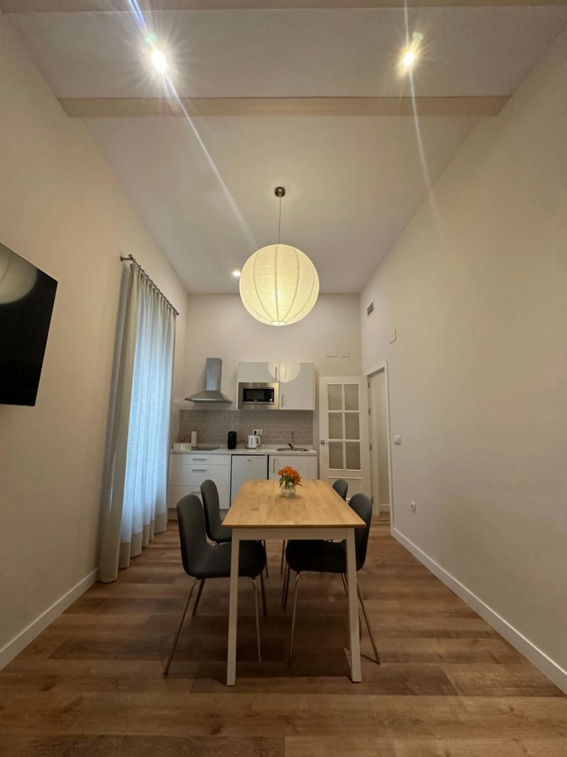 TV and multimedia in Suites Casa San Mateo