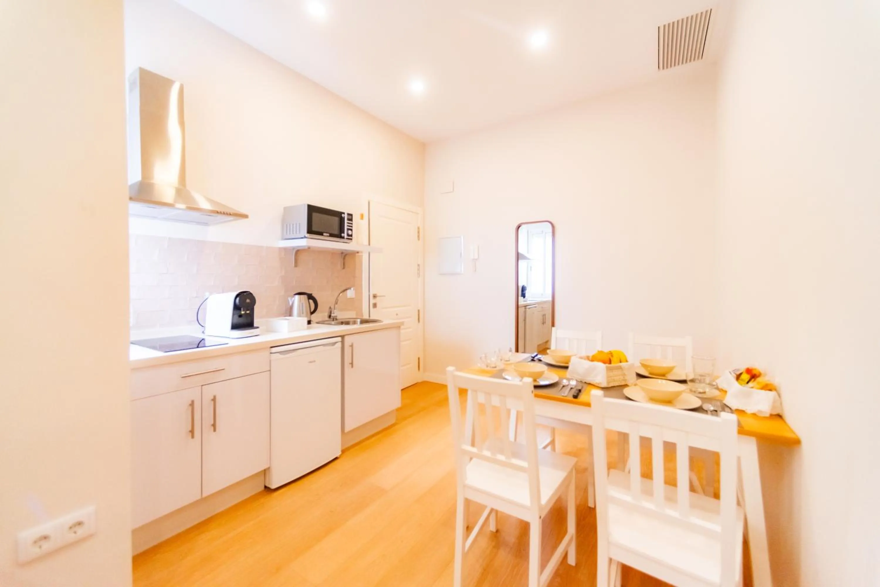 Dining area in Suites Casa San Mateo