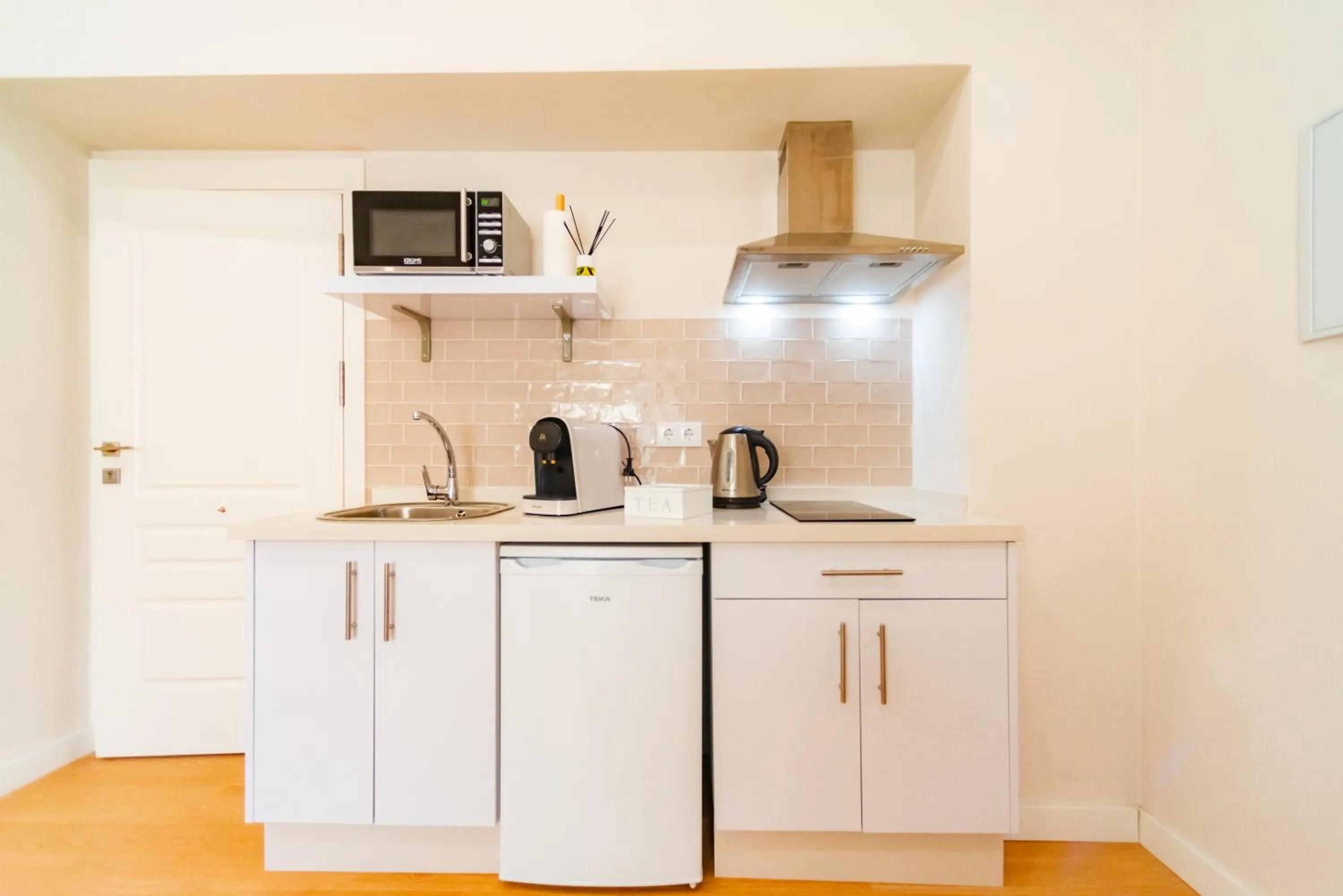 Kitchen or kitchenette in Suites Casa San Mateo