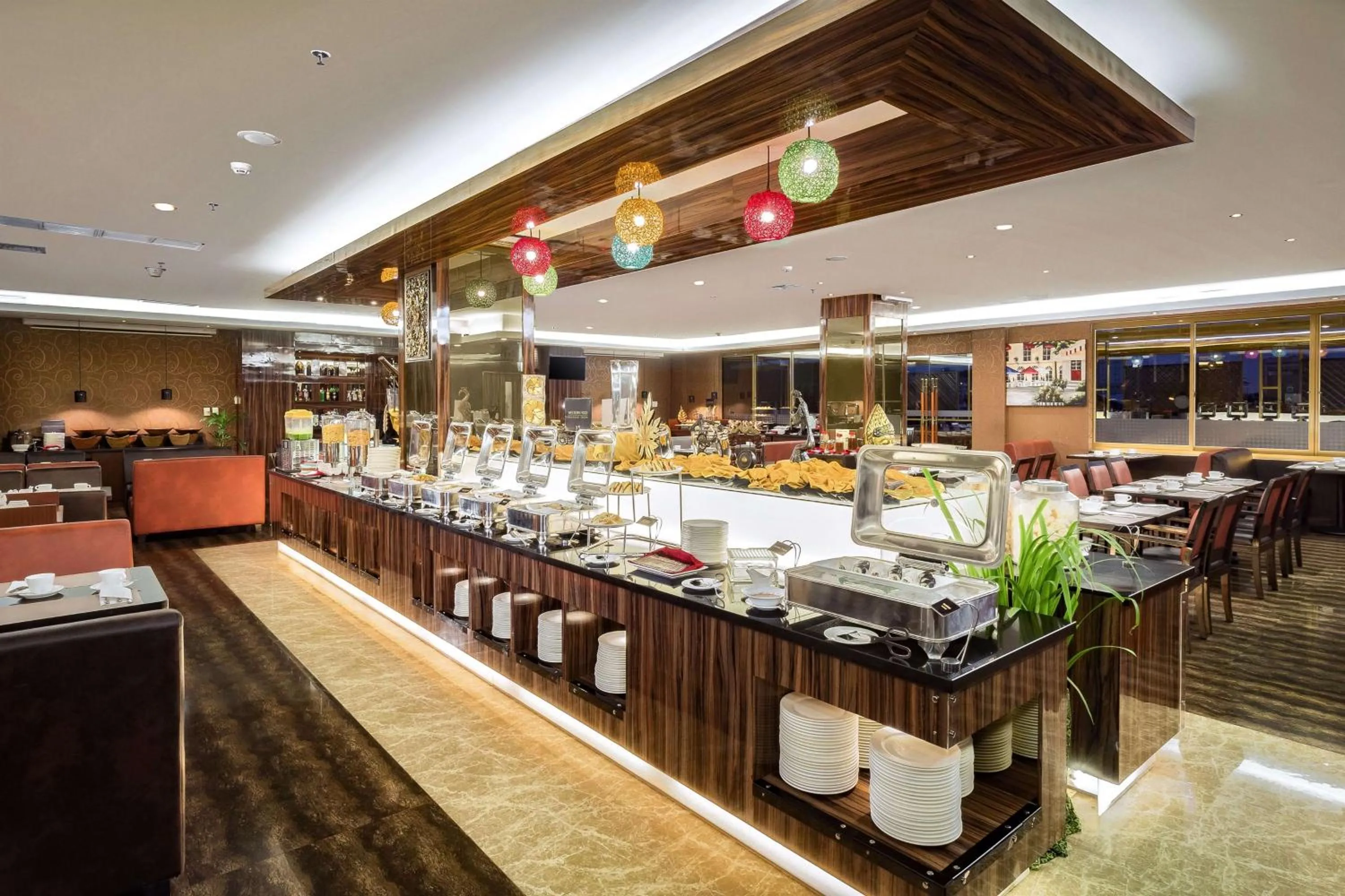 Restaurant/places to eat in Best Western Plus Makassar Beach
