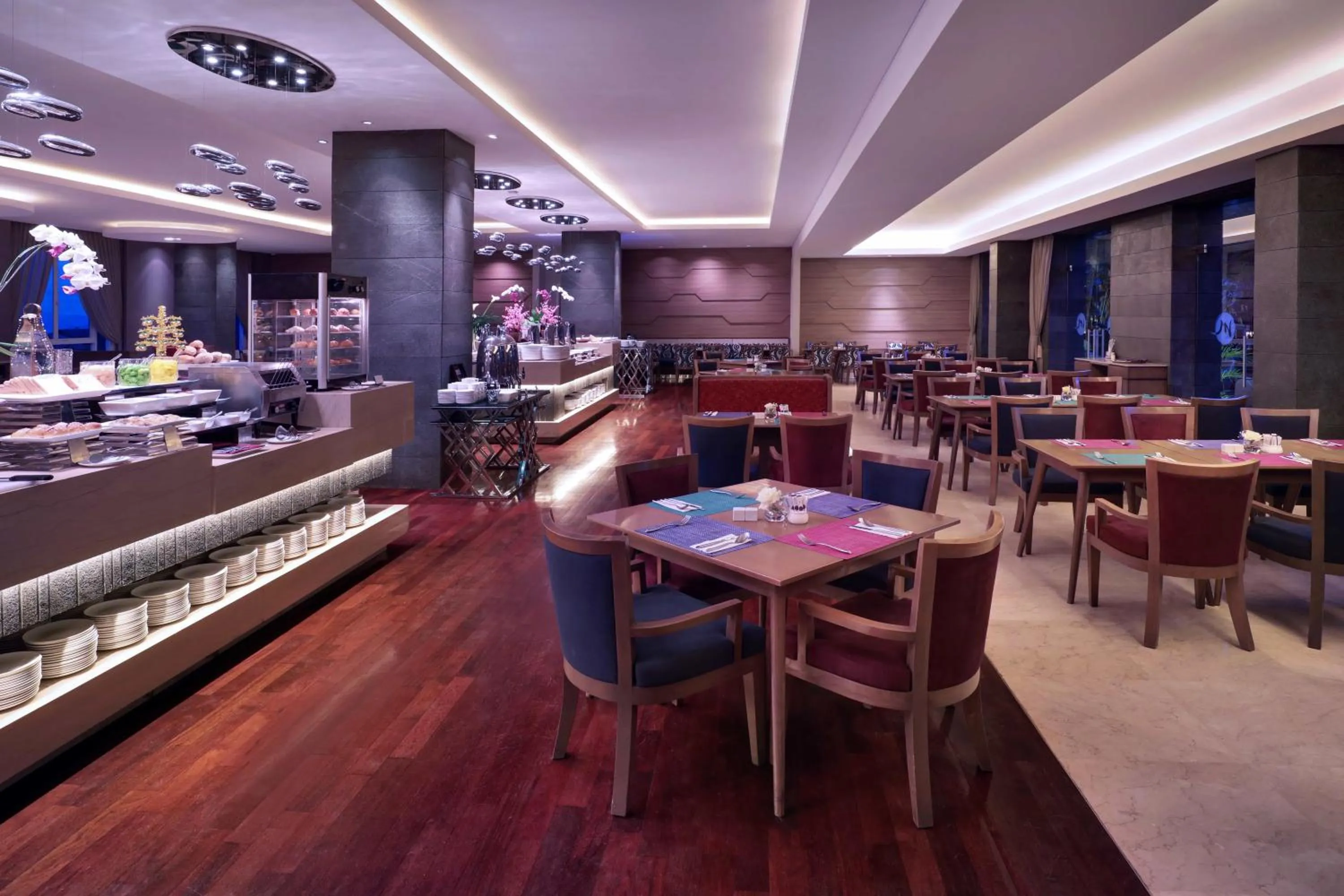 Restaurant/places to eat in Grand Mercure Bandung Setiabudi