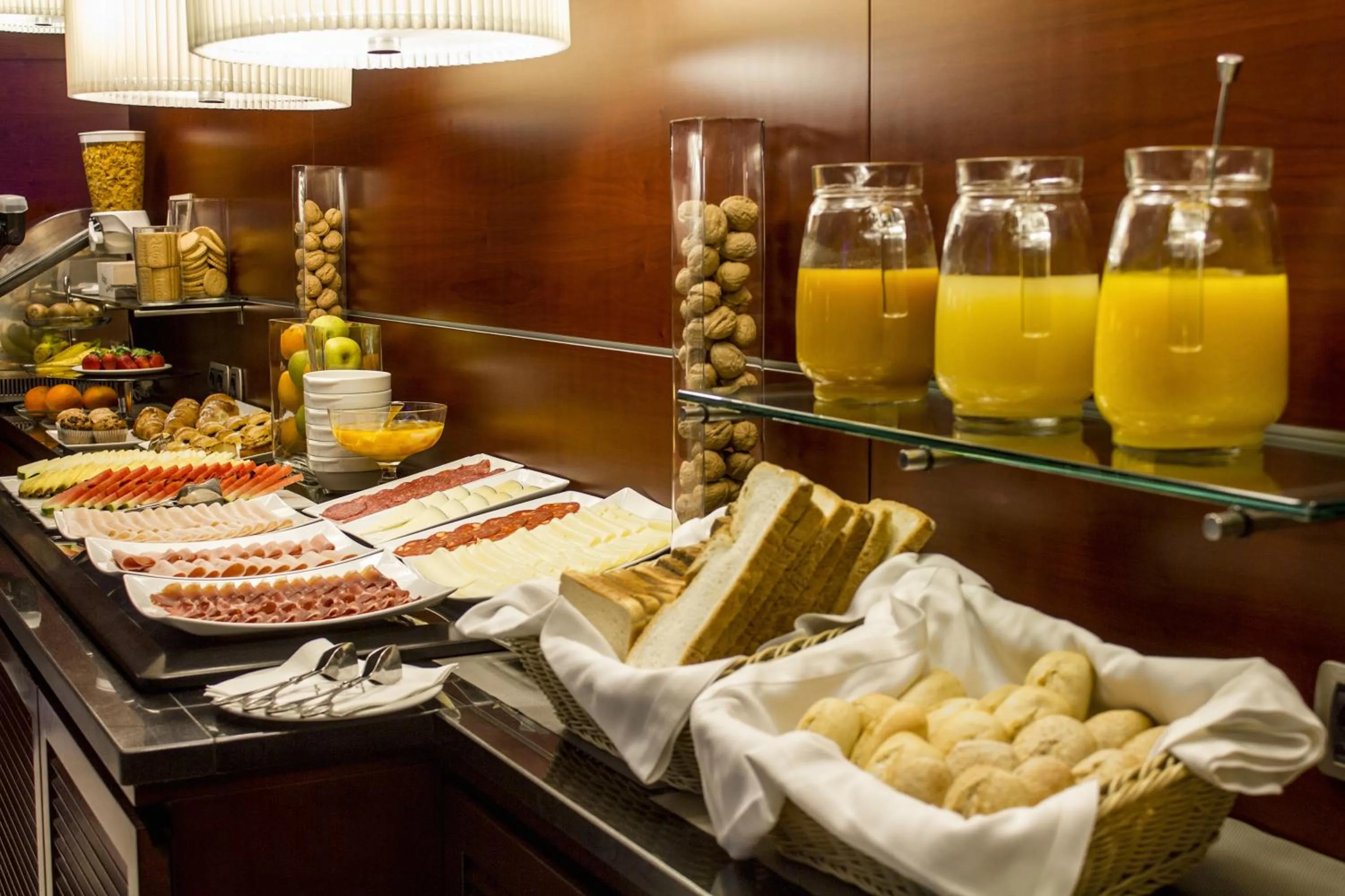 Restaurant/places to eat in Hotel RH Murcia Centro