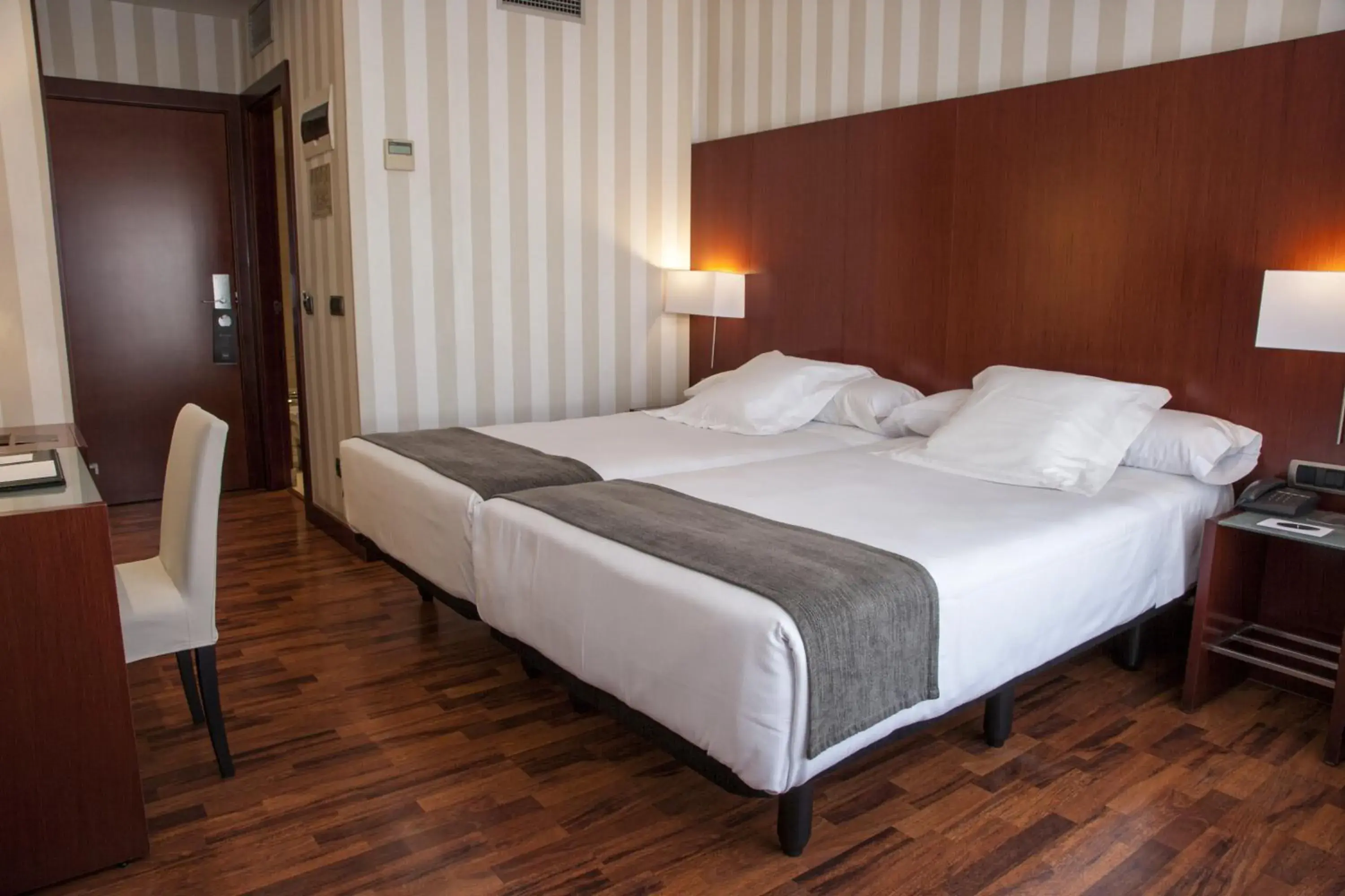 Twin Room in Hotel RH Murcia Centro Twin Room in Hotel RH Murcia Centro