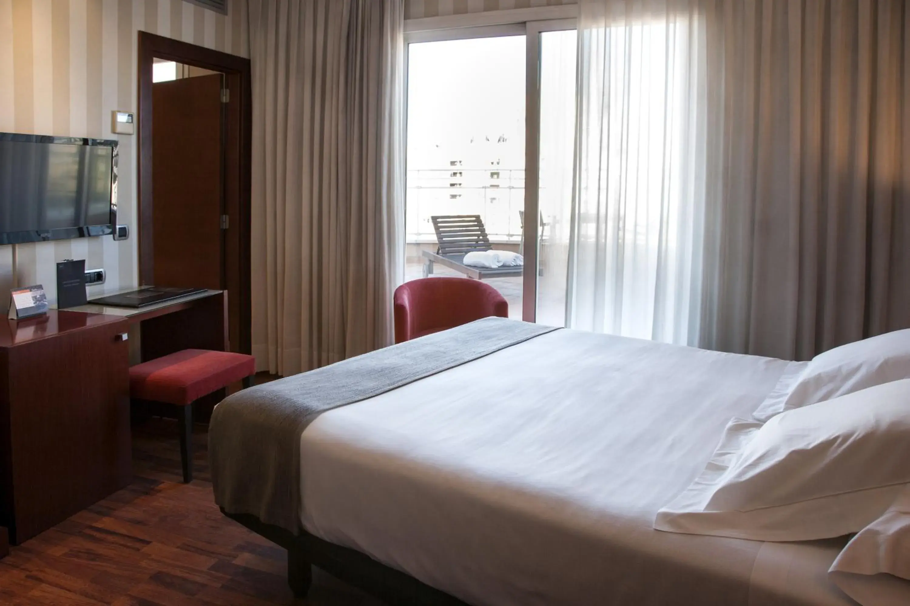 Superior Room with Terrace in Hotel RH Murcia Centro Superior Room with Terrace in Hotel RH Murcia Centro