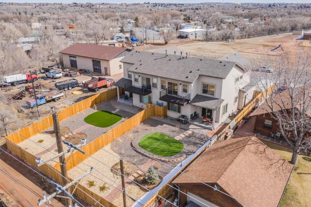 4BD Pikes Peak Views Minutes to Hiking & Dining