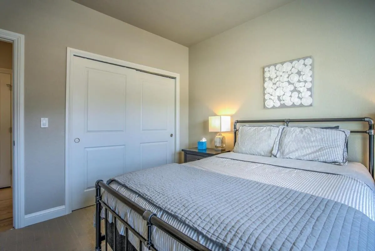 4BD Pikes Peak Views Minutes to Hiking & Dining