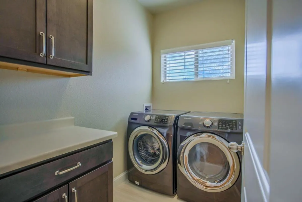 4BD Pikes Peak Views Minutes to Hiking & Dining