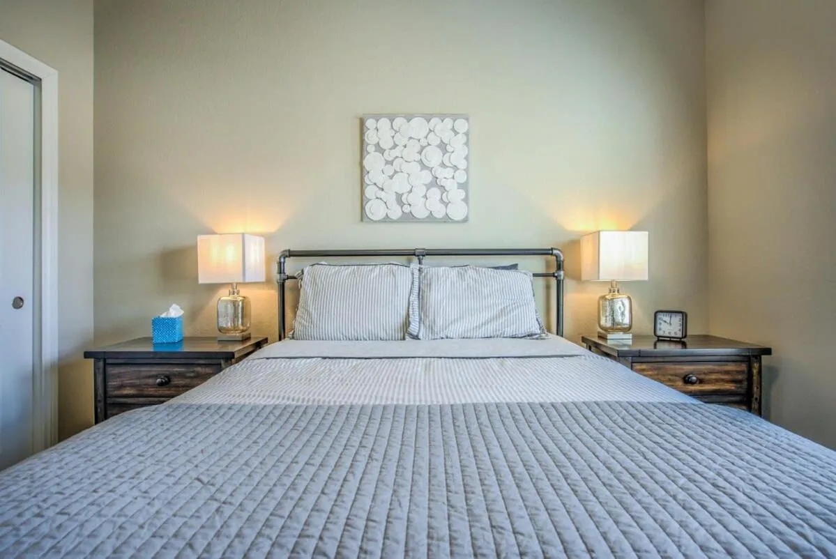 4BD Pikes Peak Views Minutes to Hiking & Dining