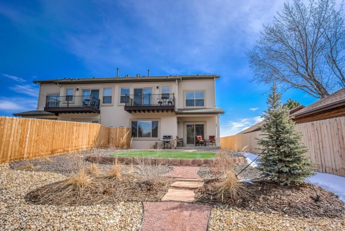 4BD Pikes Peak Views Minutes to Hiking & Dining