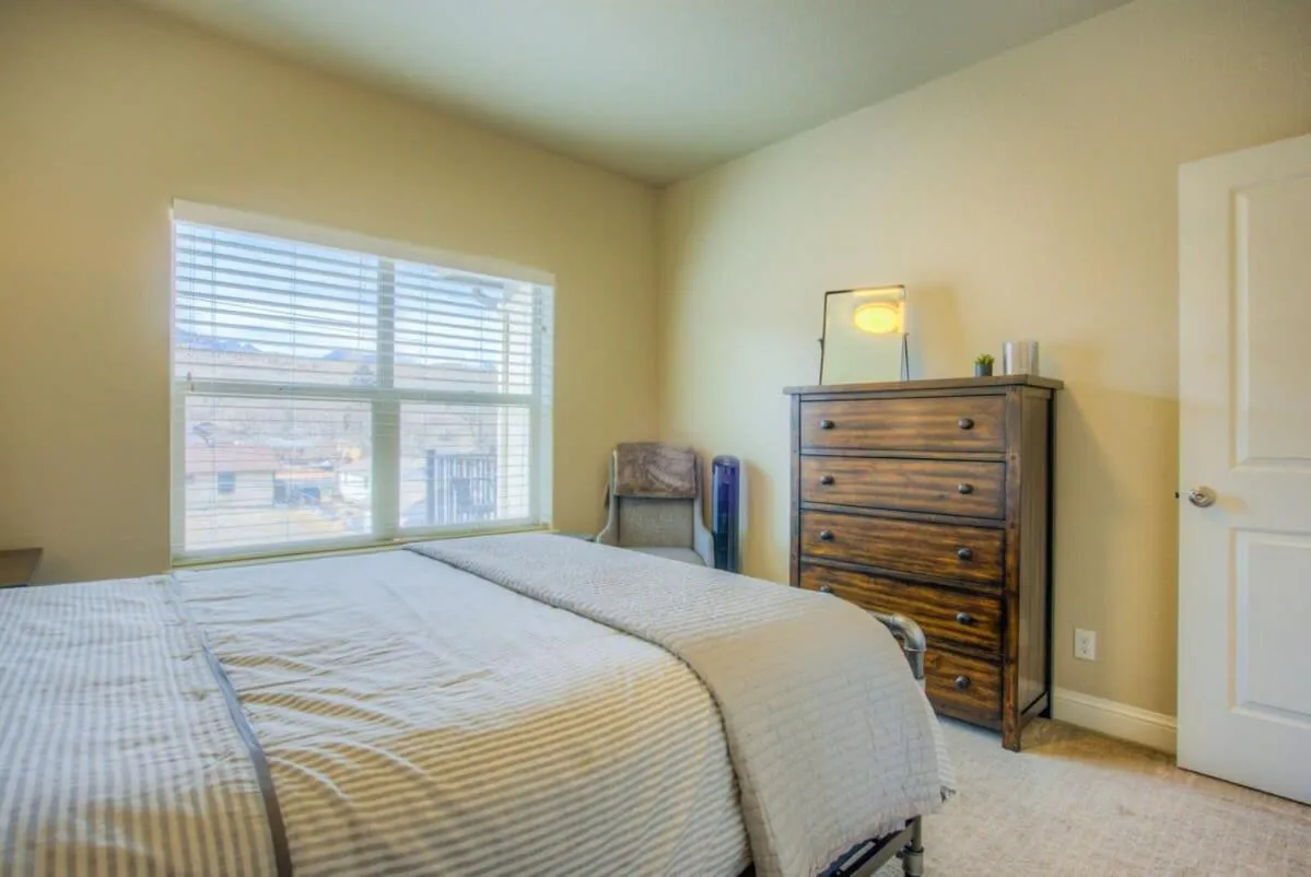 4BD Pikes Peak Views Minutes to Hiking & Dining