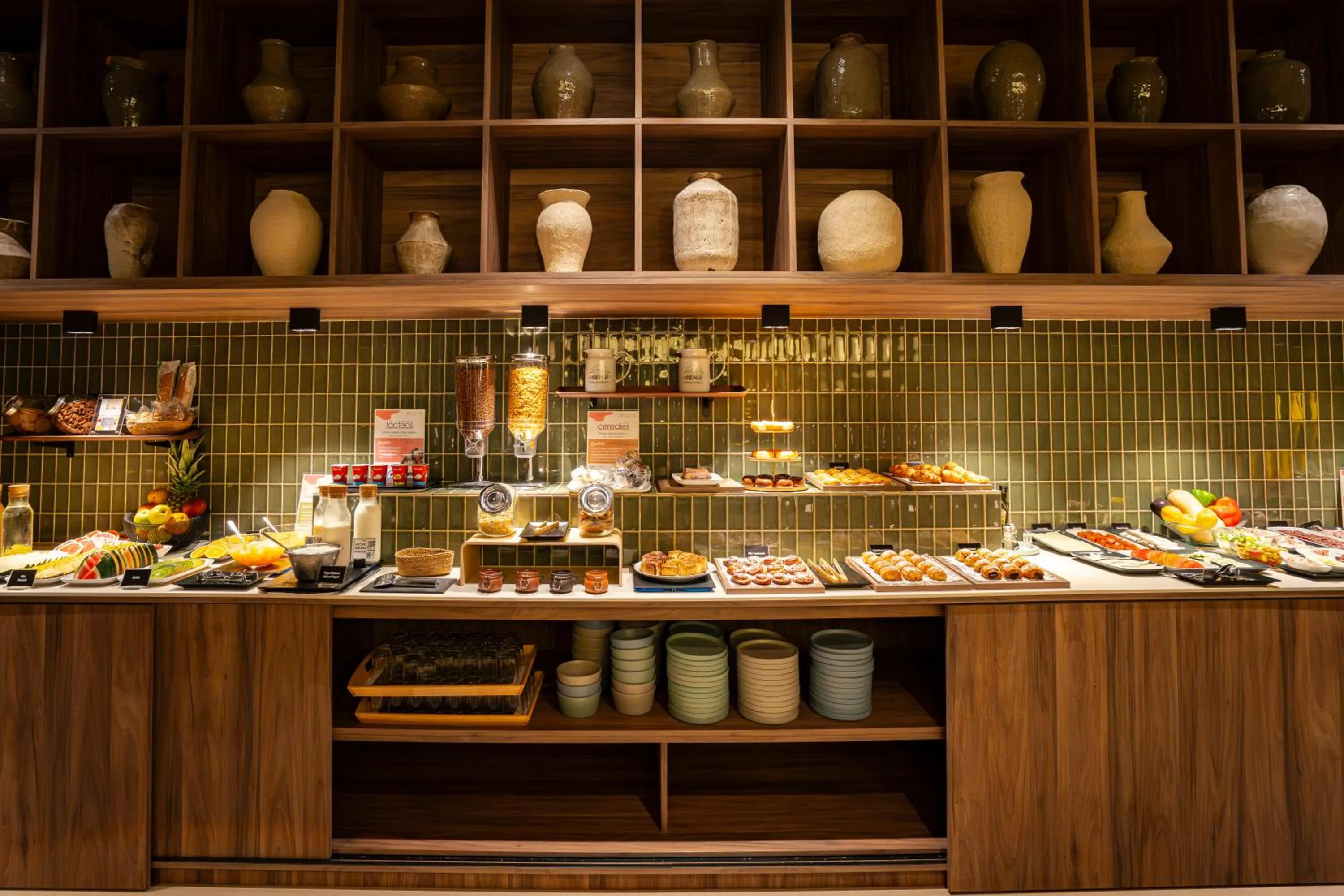 Buffet breakfast in Zenit Borrell