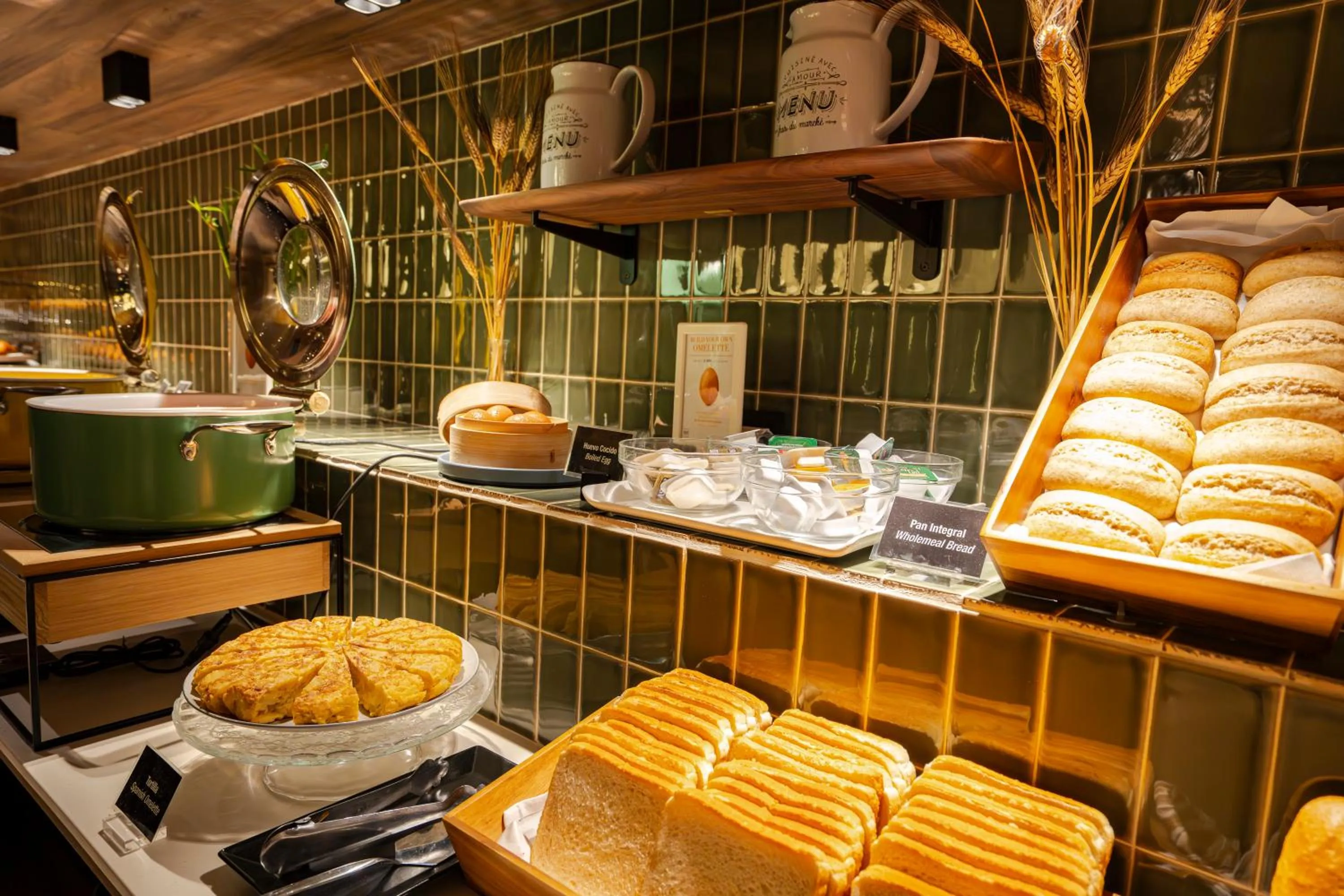 Buffet breakfast in Zenit Borrell