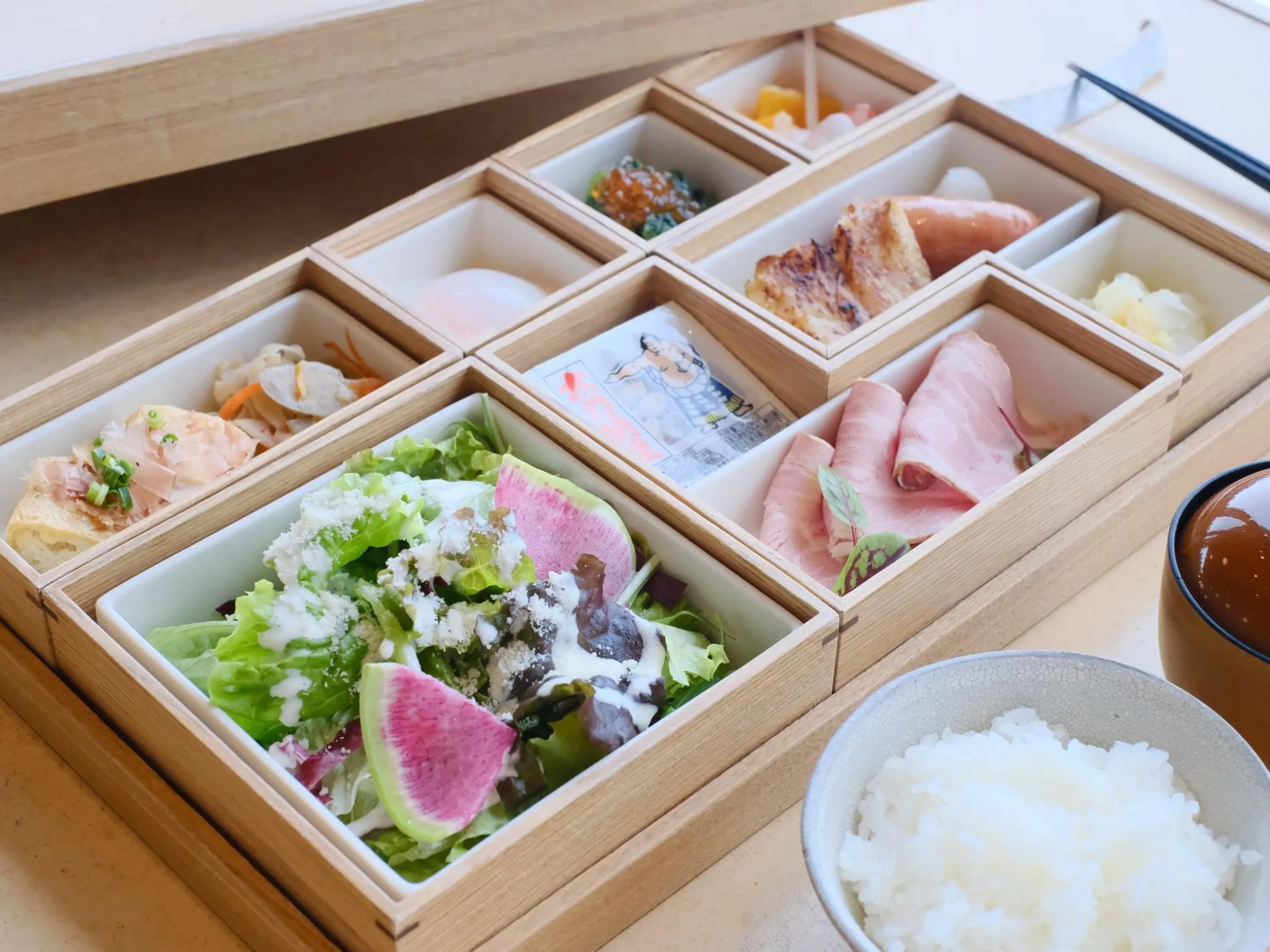 Breakfast in SNOW PEAK FIELD SUITE SPA HEADQUARTERS