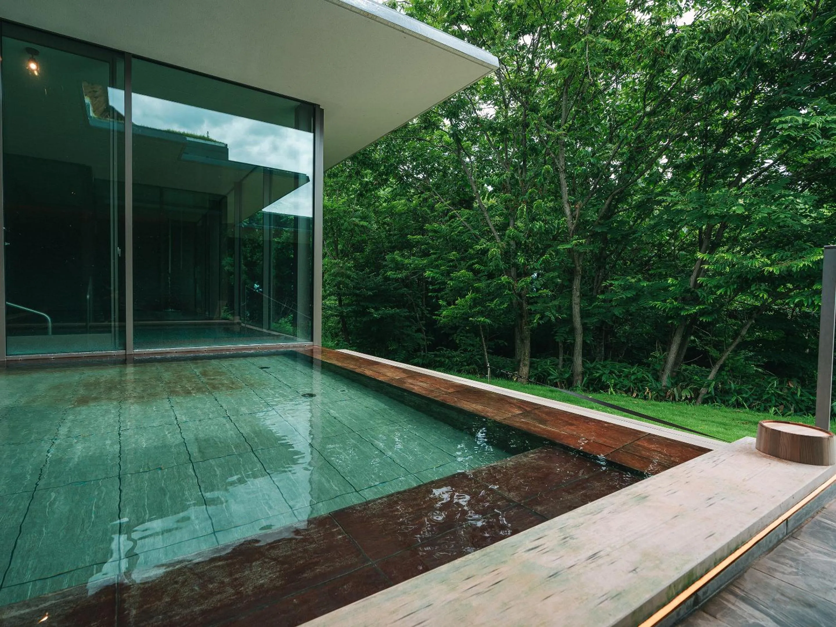 Open Air Bath in SNOW PEAK FIELD SUITE SPA HEADQUARTERS