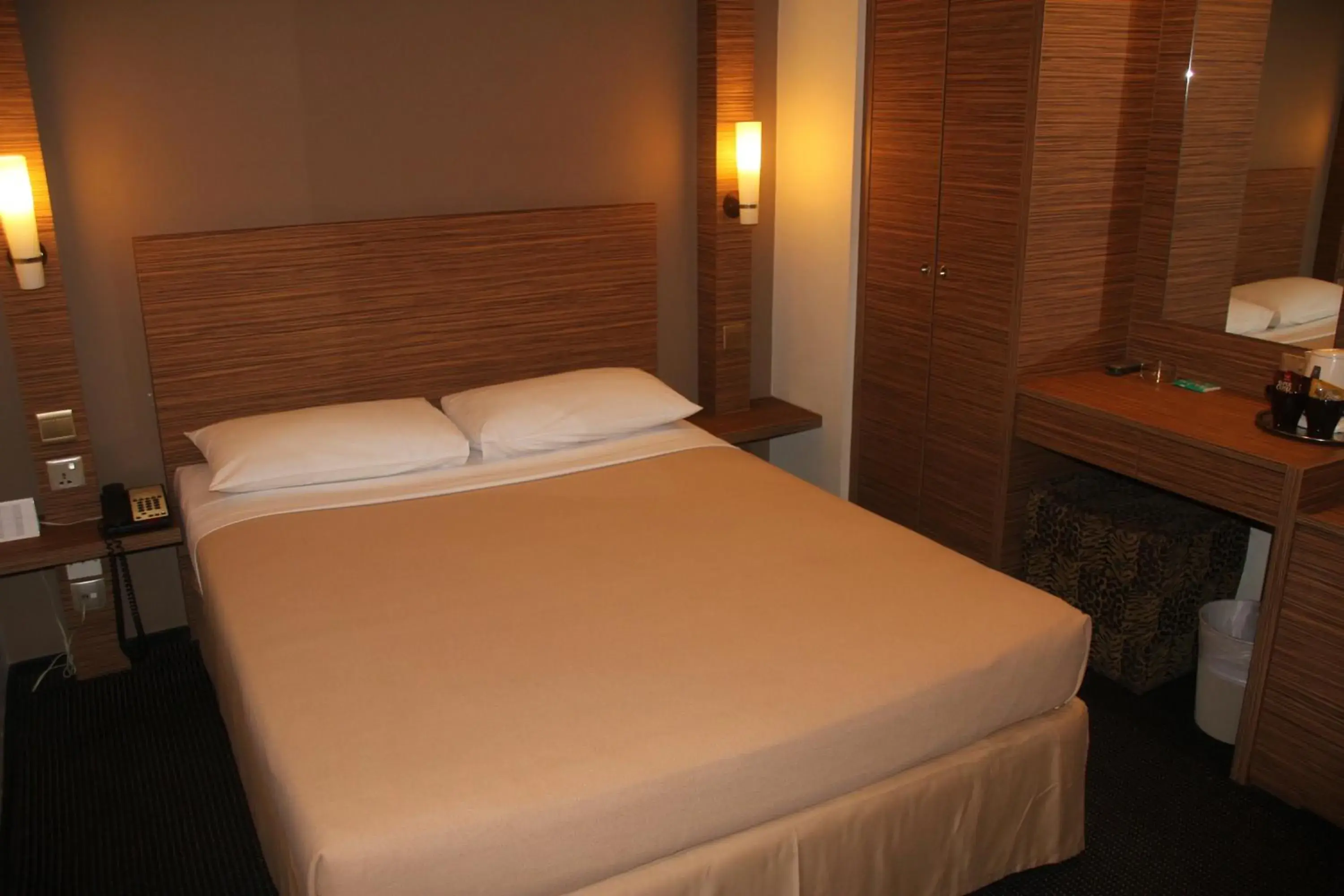 Standard Queen Room - no window in Classique Hotel Standard Queen Room - no window in Classique Hotel