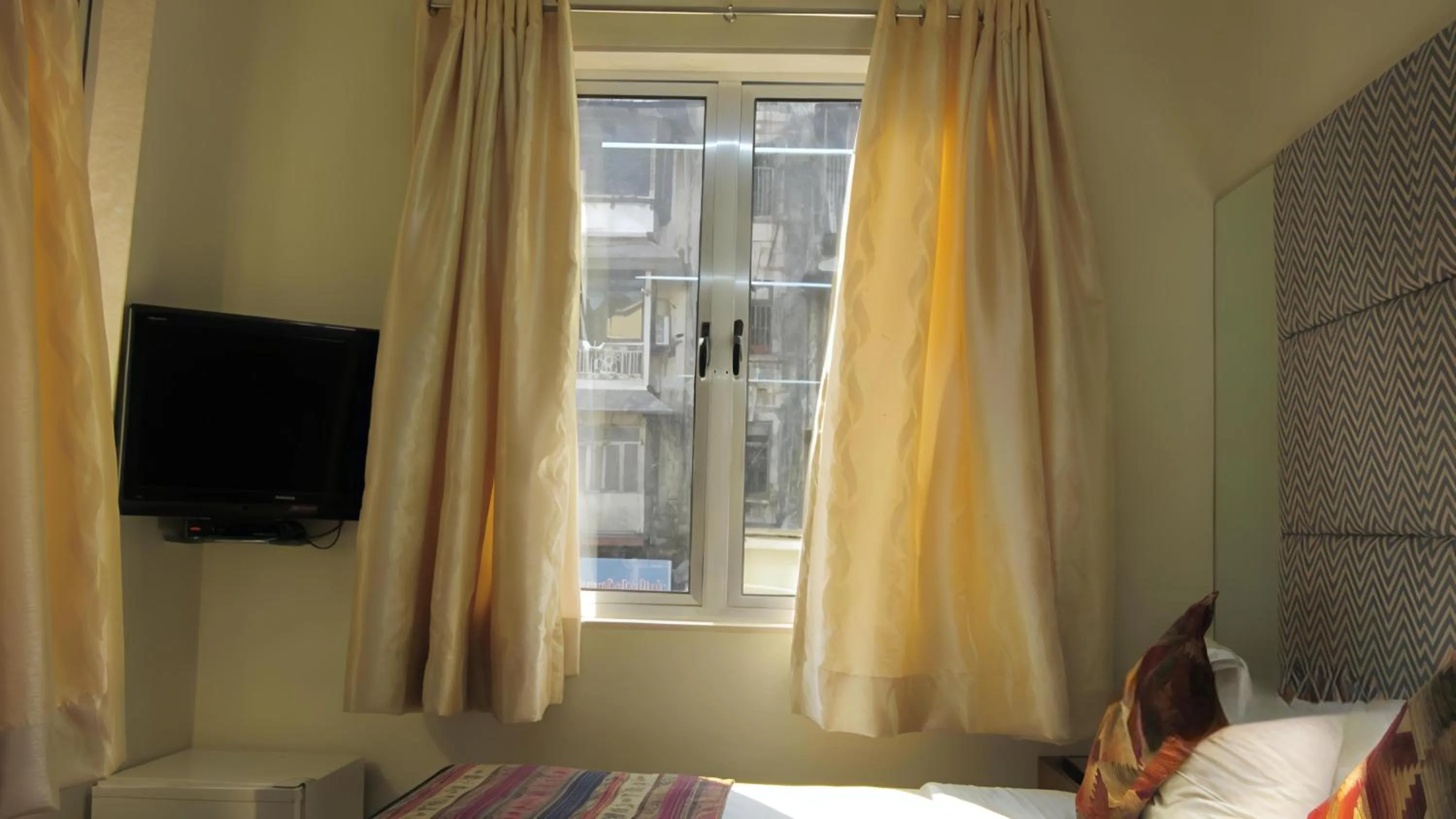 TV and multimedia, Bed in Empire Hotel